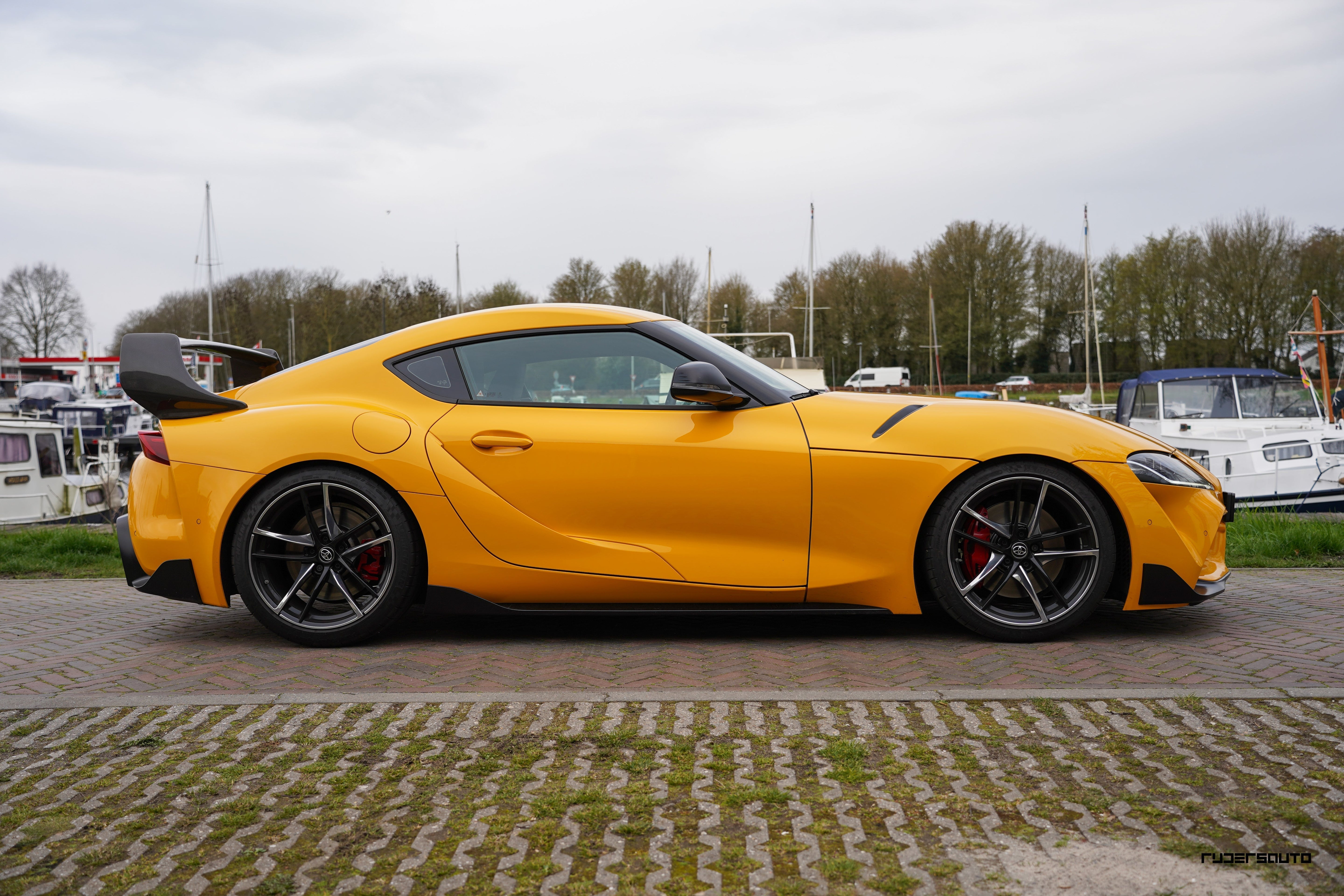 KW V3 onderstel Toyota Supra MK V