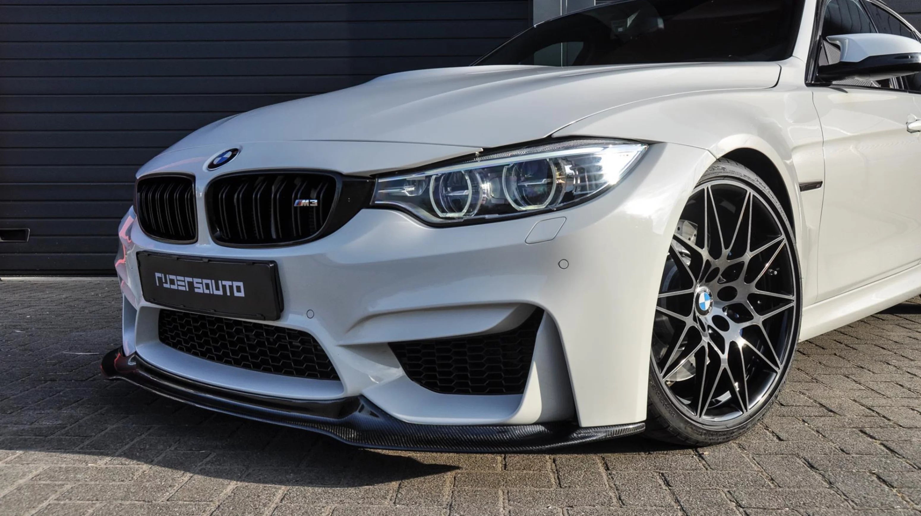 Front splitter carbon fibre V-Style BMW M3/M4 (F80/F82/F83)