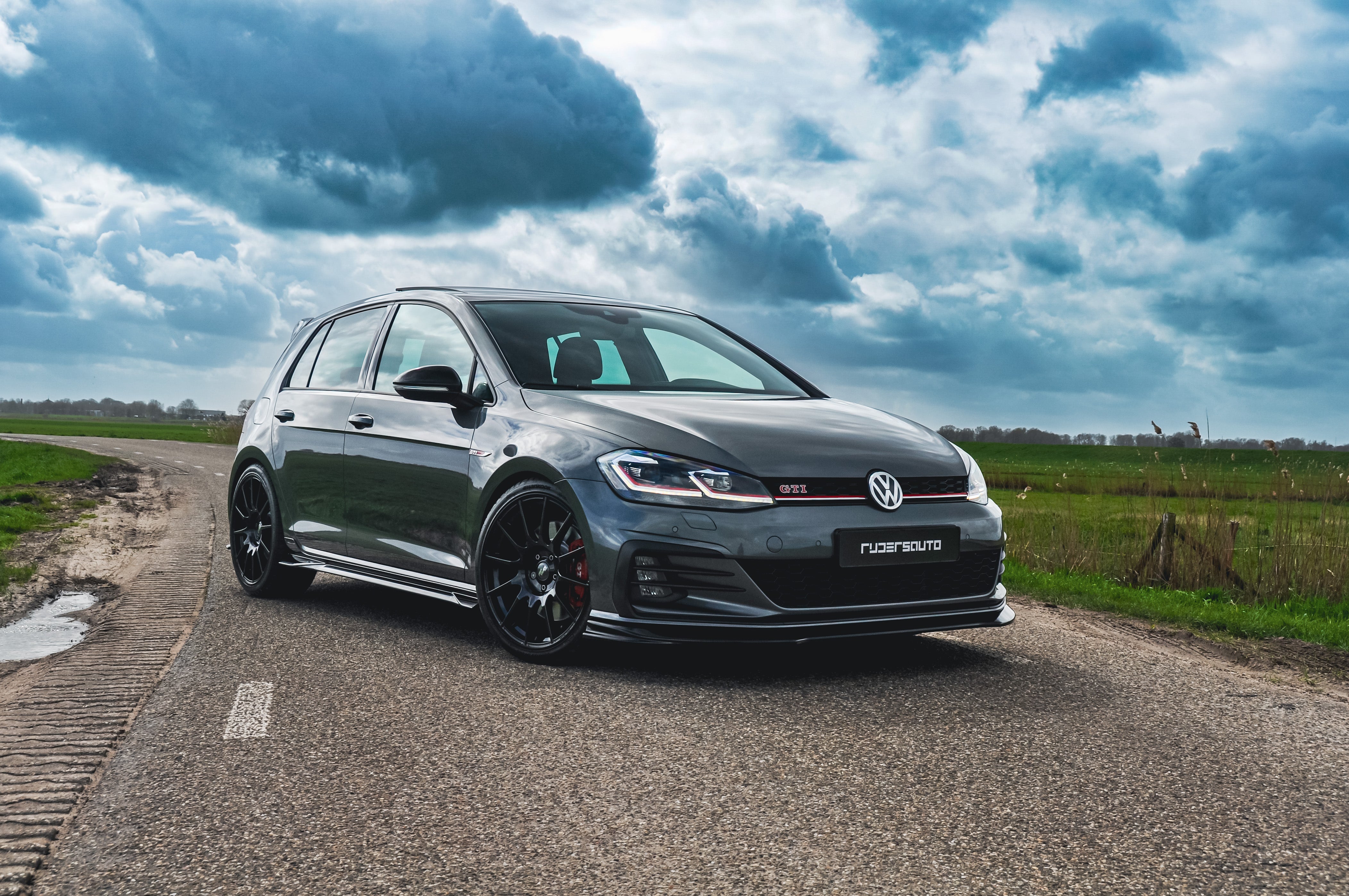 Front splitter VW Golf 7.5 GTI - Zaero Design (Facelift)