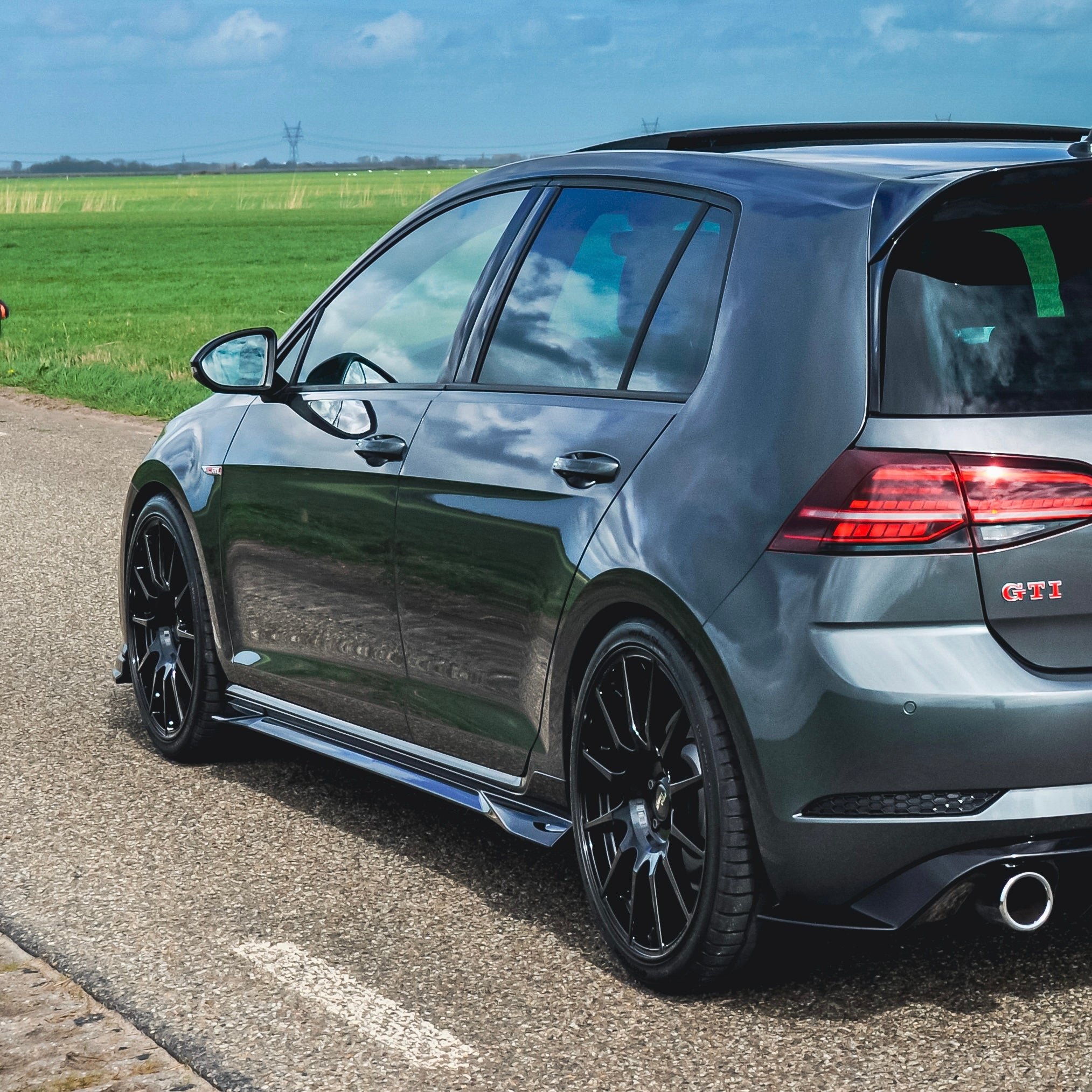 Side skirts VW Golf 7/7.5 - Zaero Design