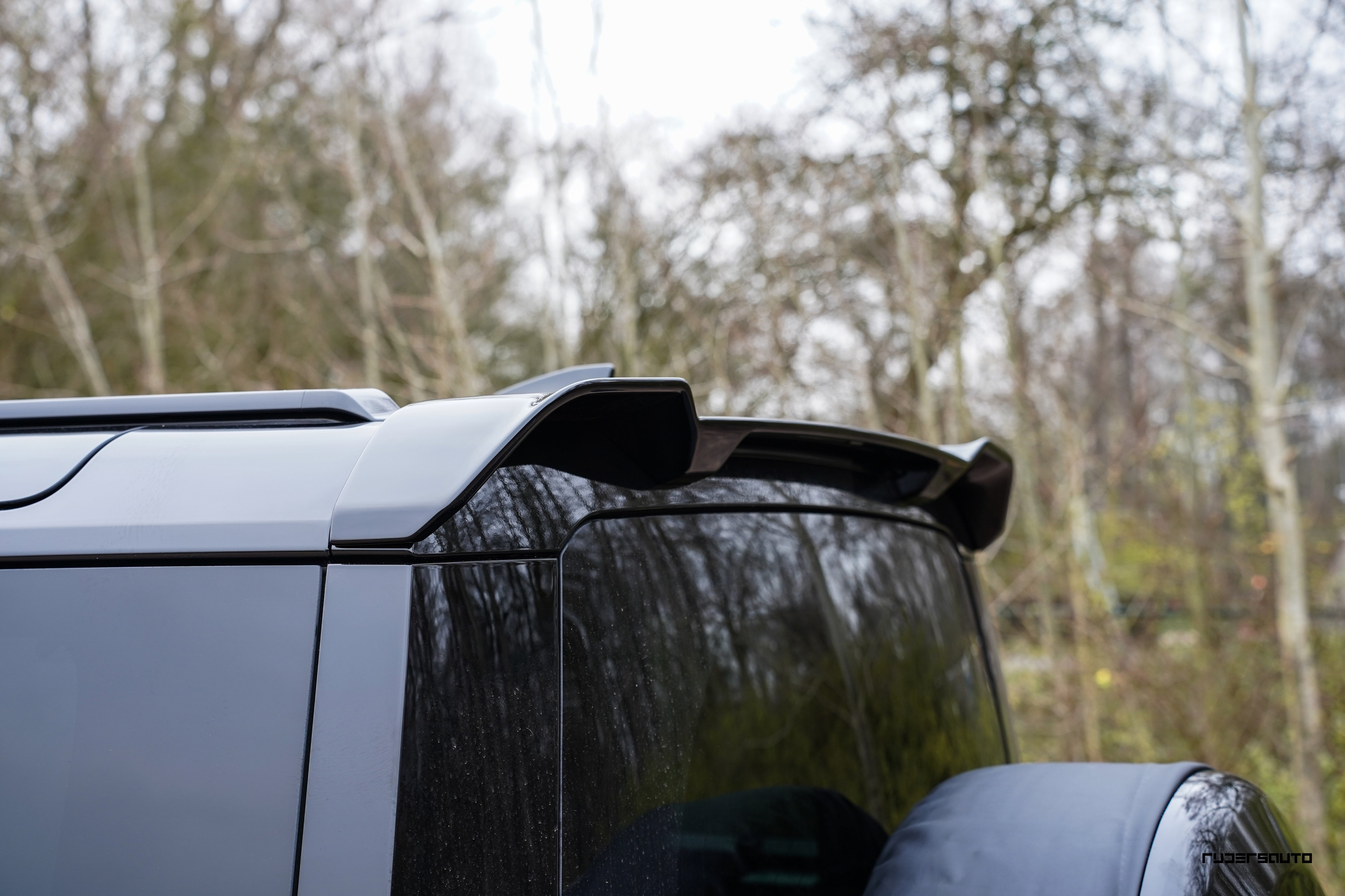 Land Rover Defender L663 90, 110 & 130 Dak Spoiler Hoogglans Zwart (2020+)