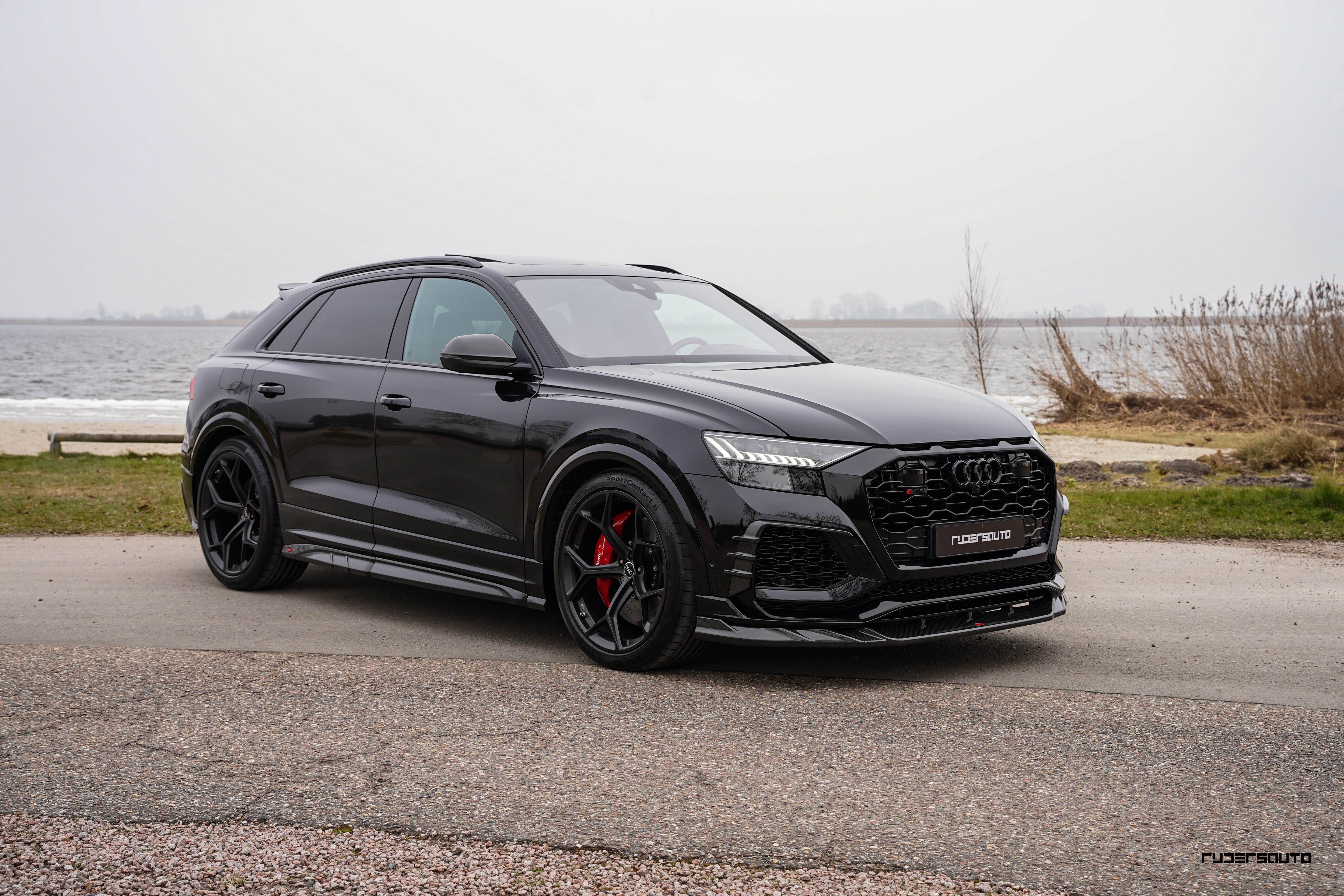 Urban carbon side skirts Audi RSQ8 (2019-2023)