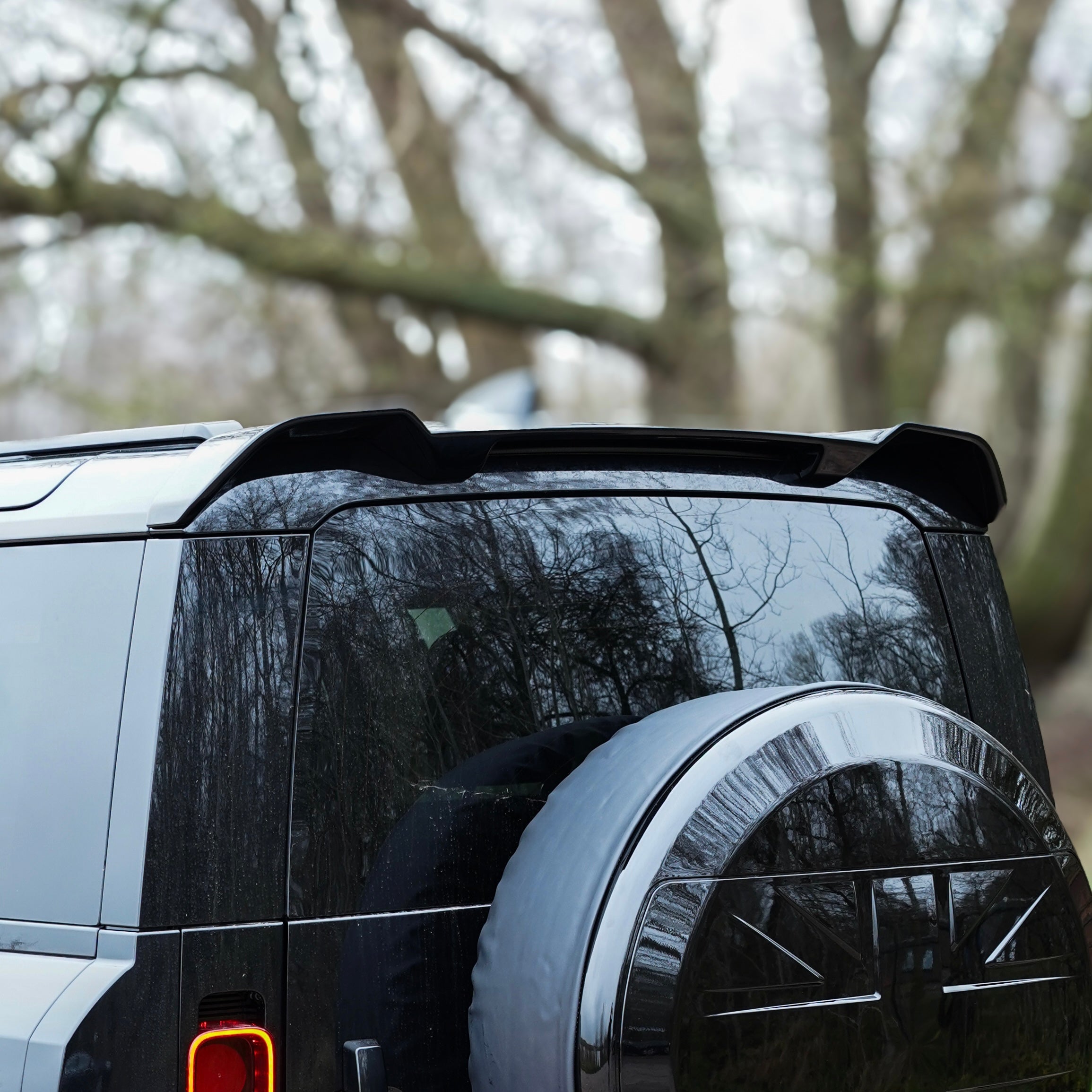 Land Rover Defender L663 90, 110 & 130 Dak Spoiler Hoogglans Zwart (2020+)