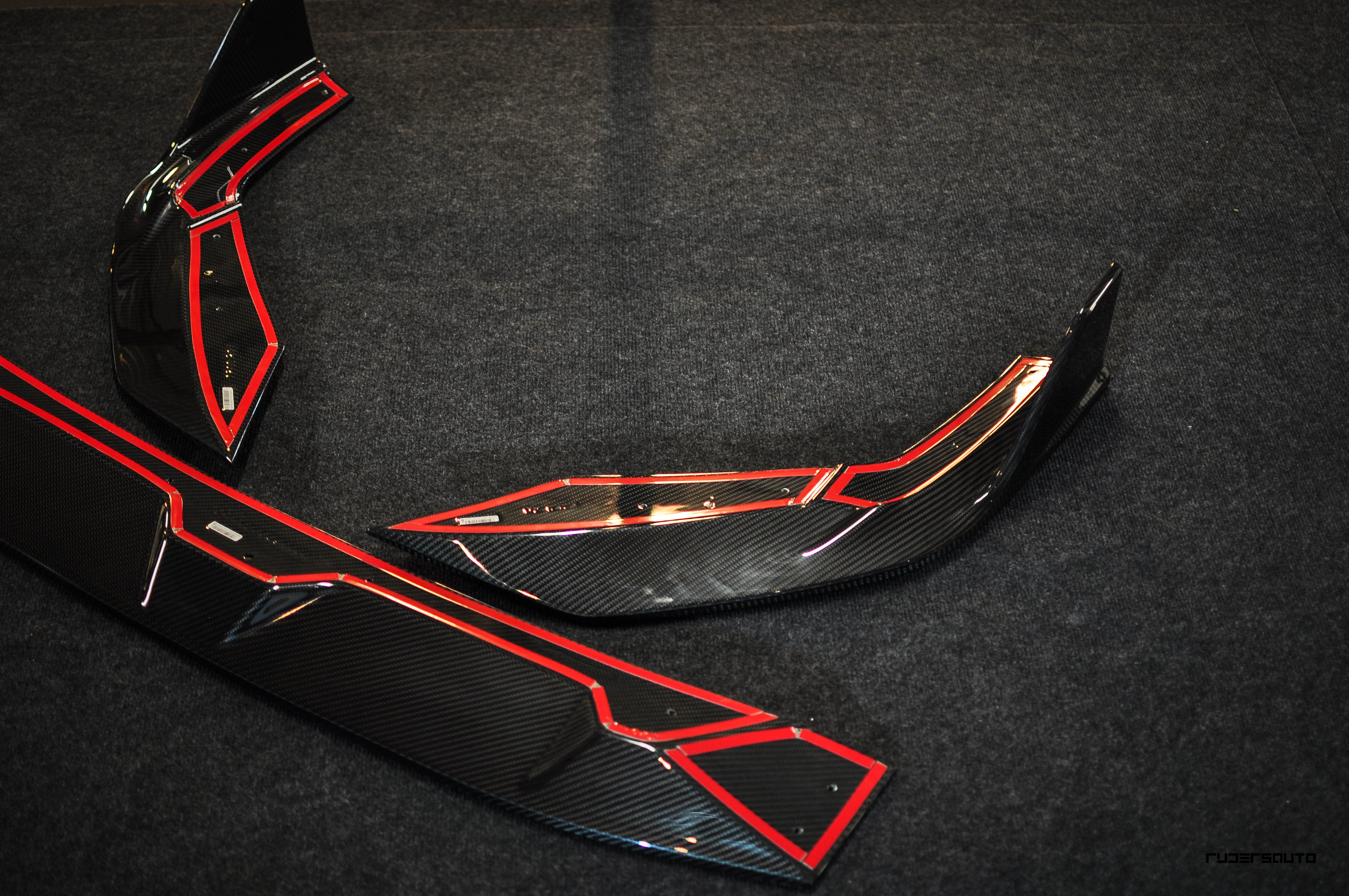 Carbon fibre front splitter Audi RS6/RS7 C8