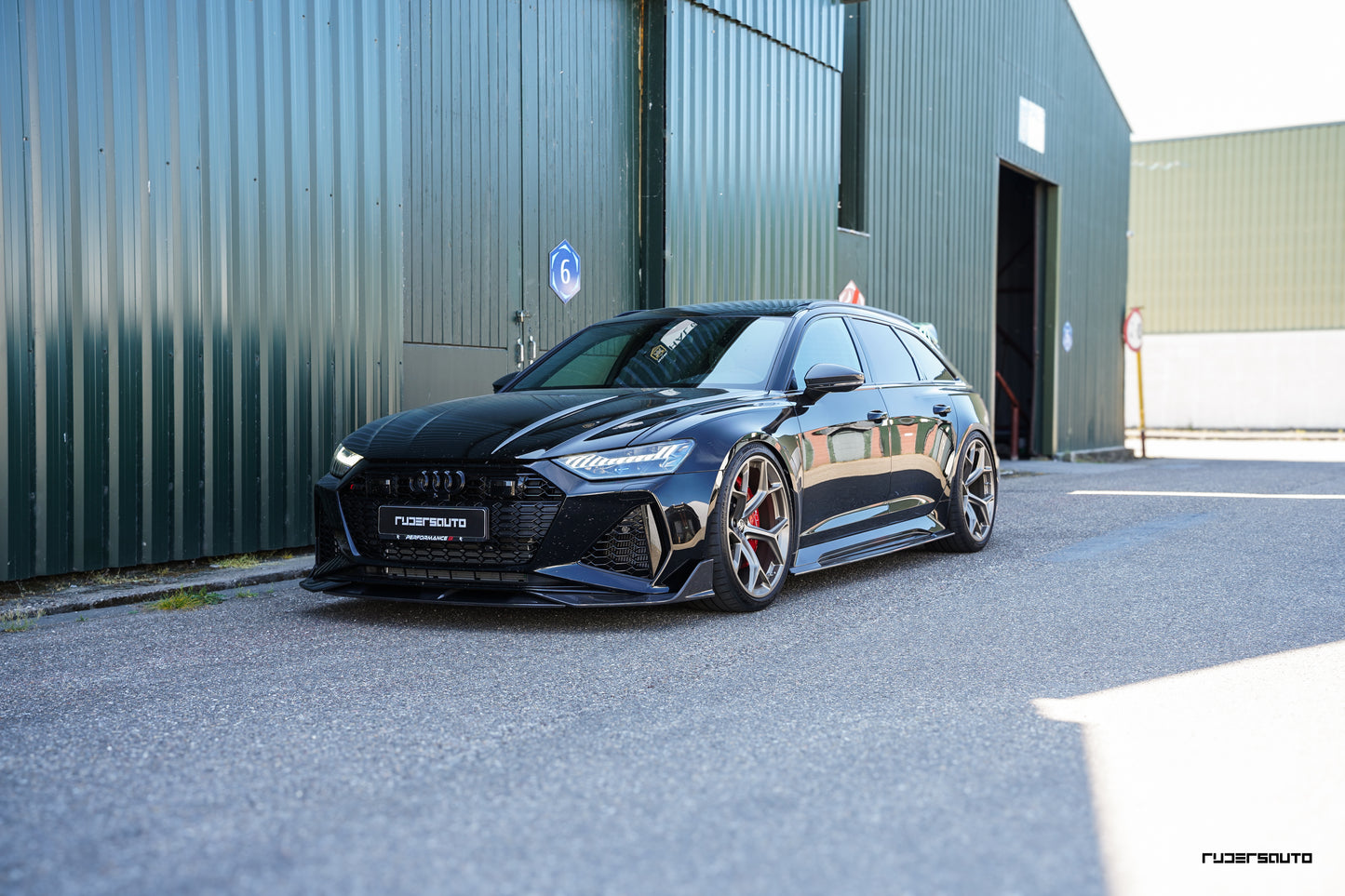 Carbon fibre front splitter Audi RS6/RS7 C8