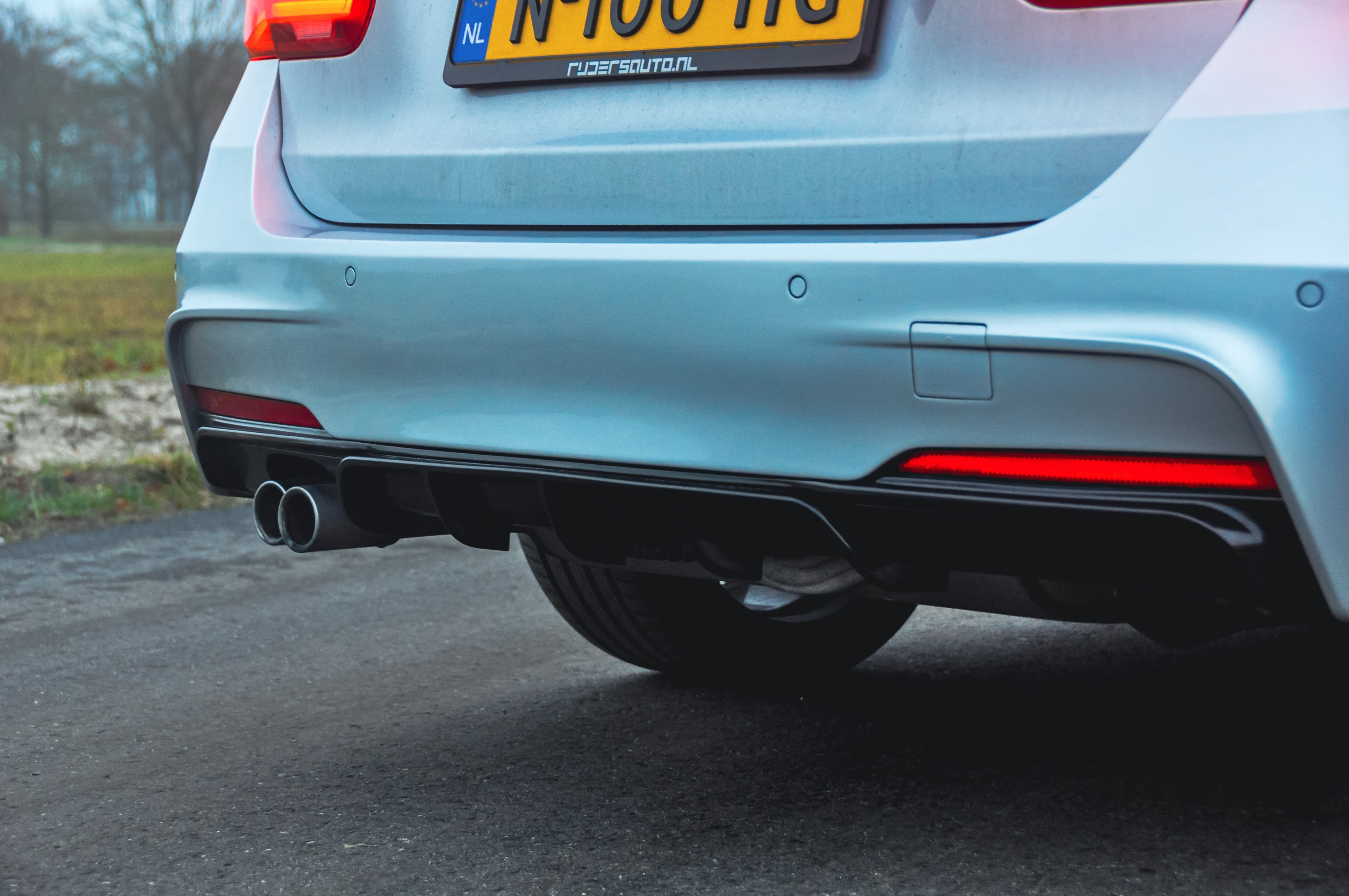 Diffuser hoogglans zwart BMW 3-serie F30/F31 - dubbel sierstuk links - M-Performance style