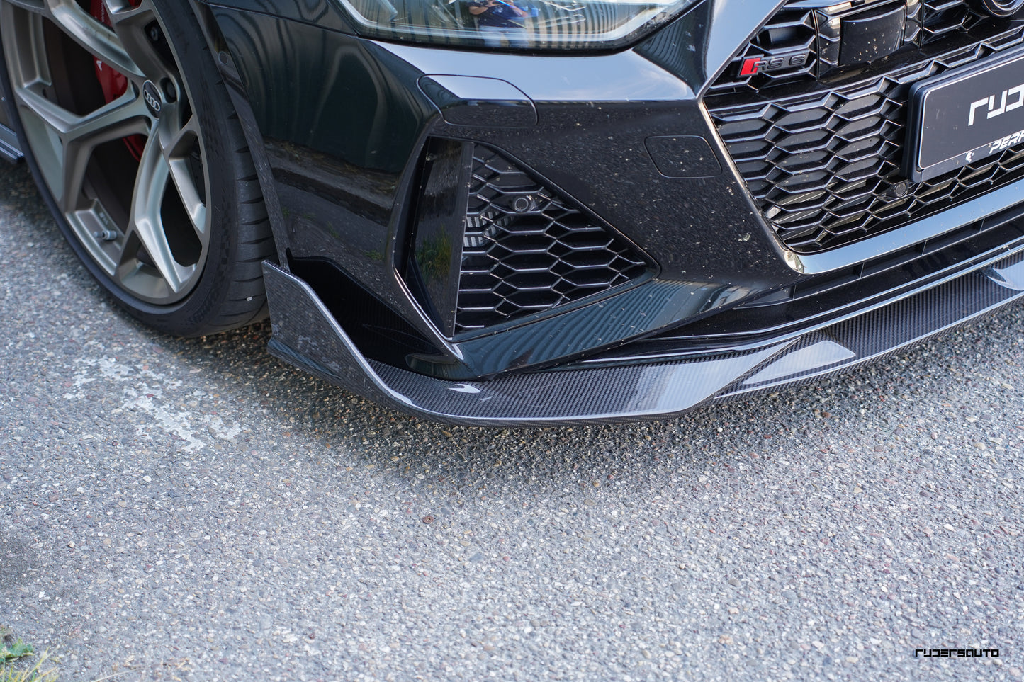 Carbon fibre front splitter Audi RS6/RS7 C8