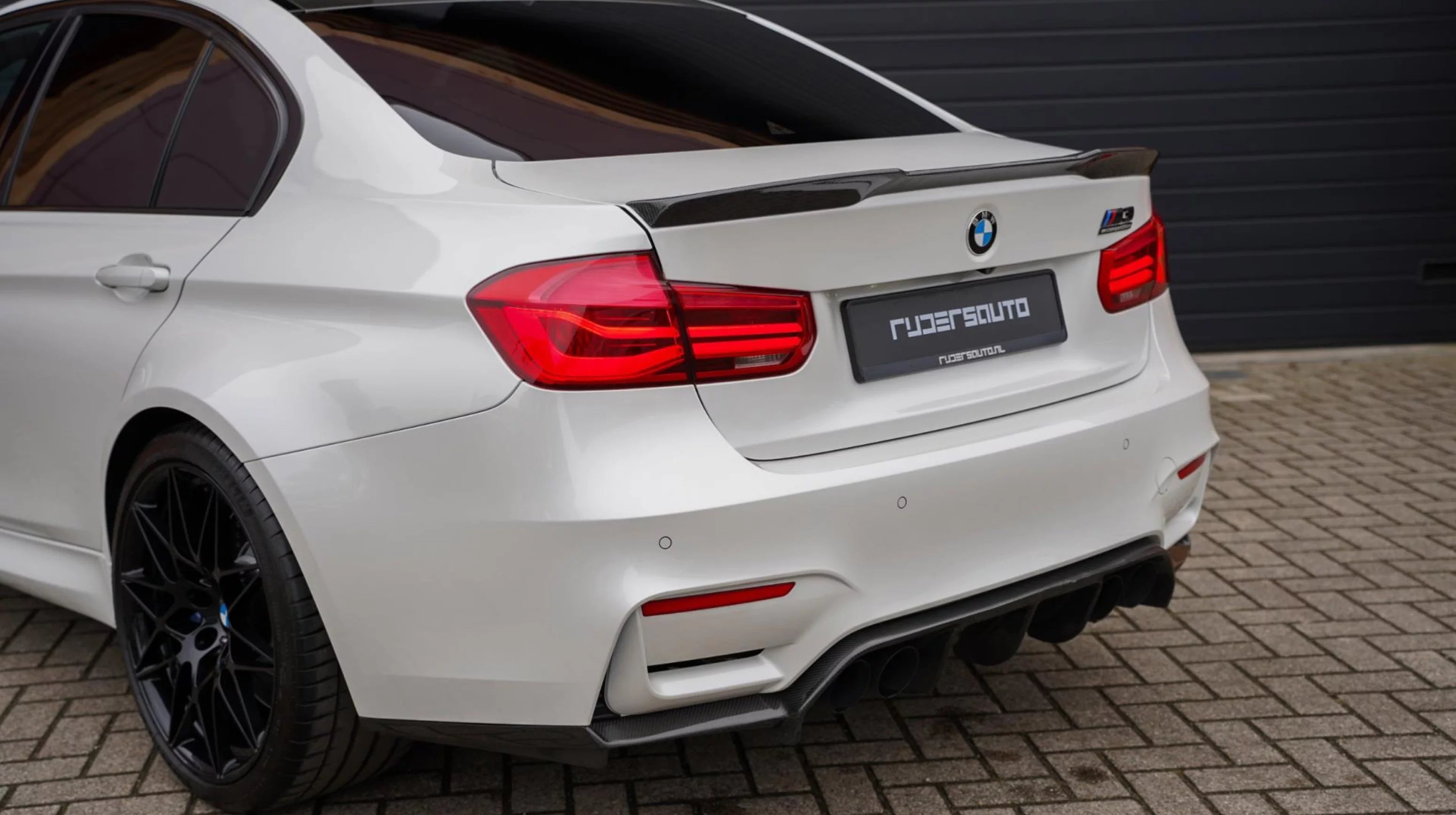 Carbon fibre diffuser BMW M3/M4 (F80 F82 F83)