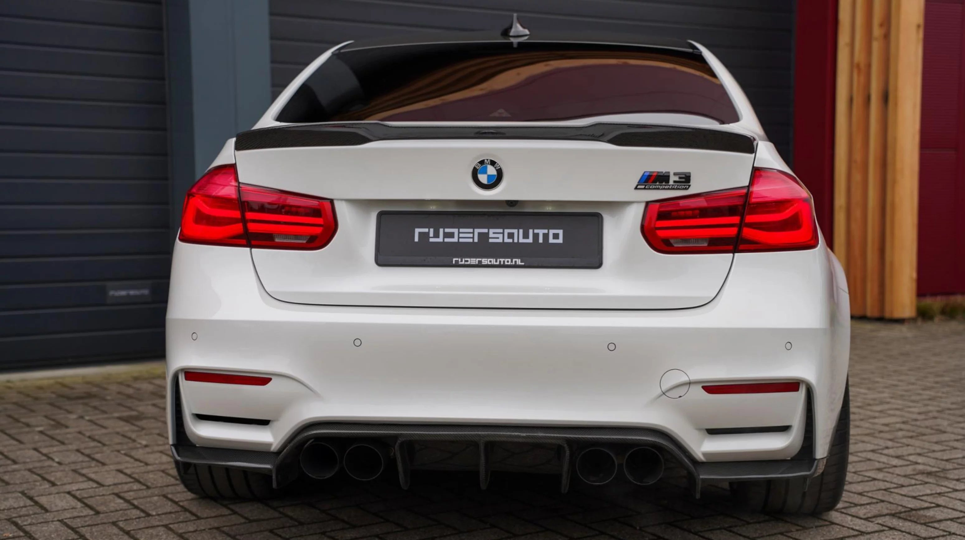 Carbon fibre diffuser BMW M3/M4 (F80 F82 F83)