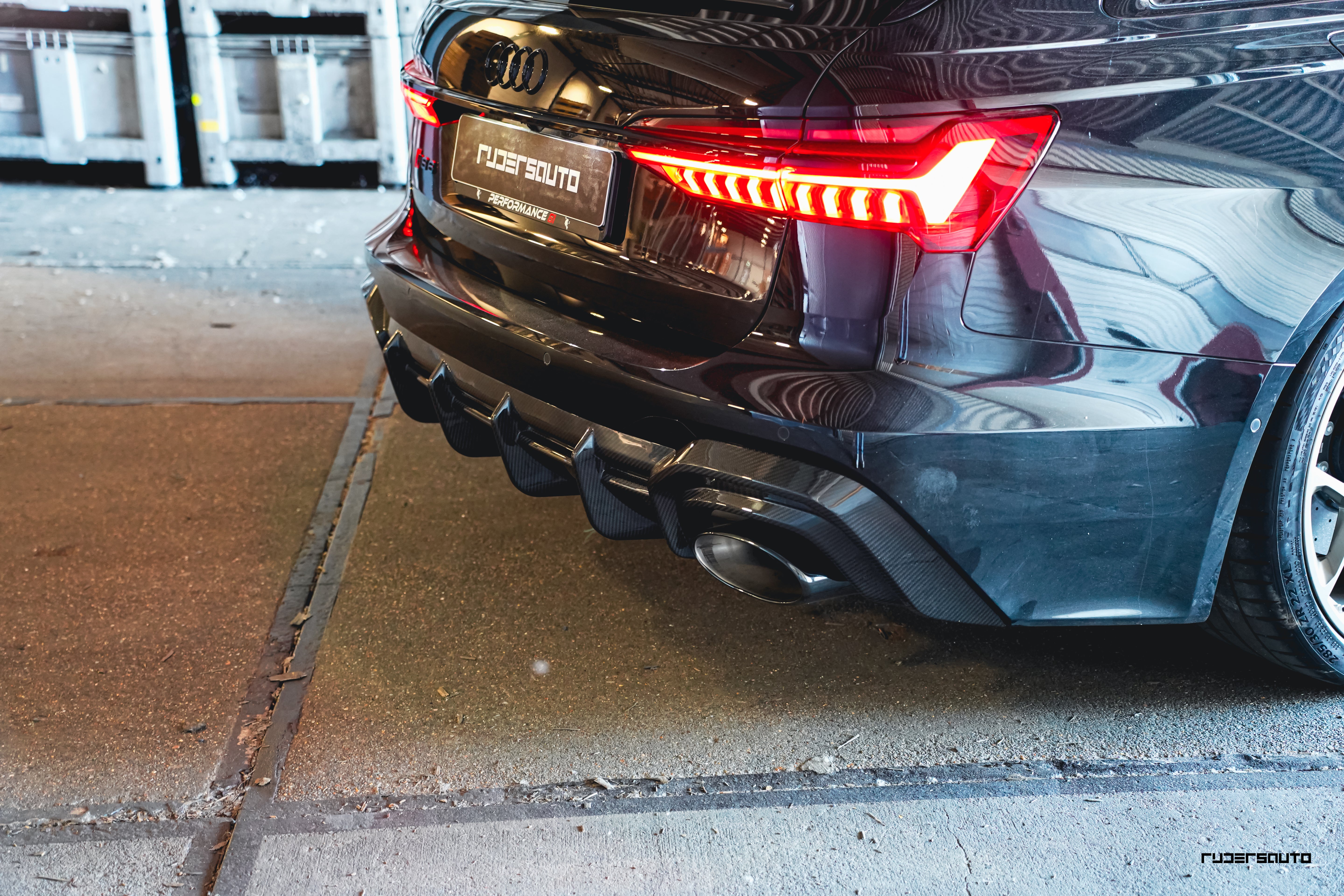 Carbon fibre diffuser Audi RS6/RS7 C8