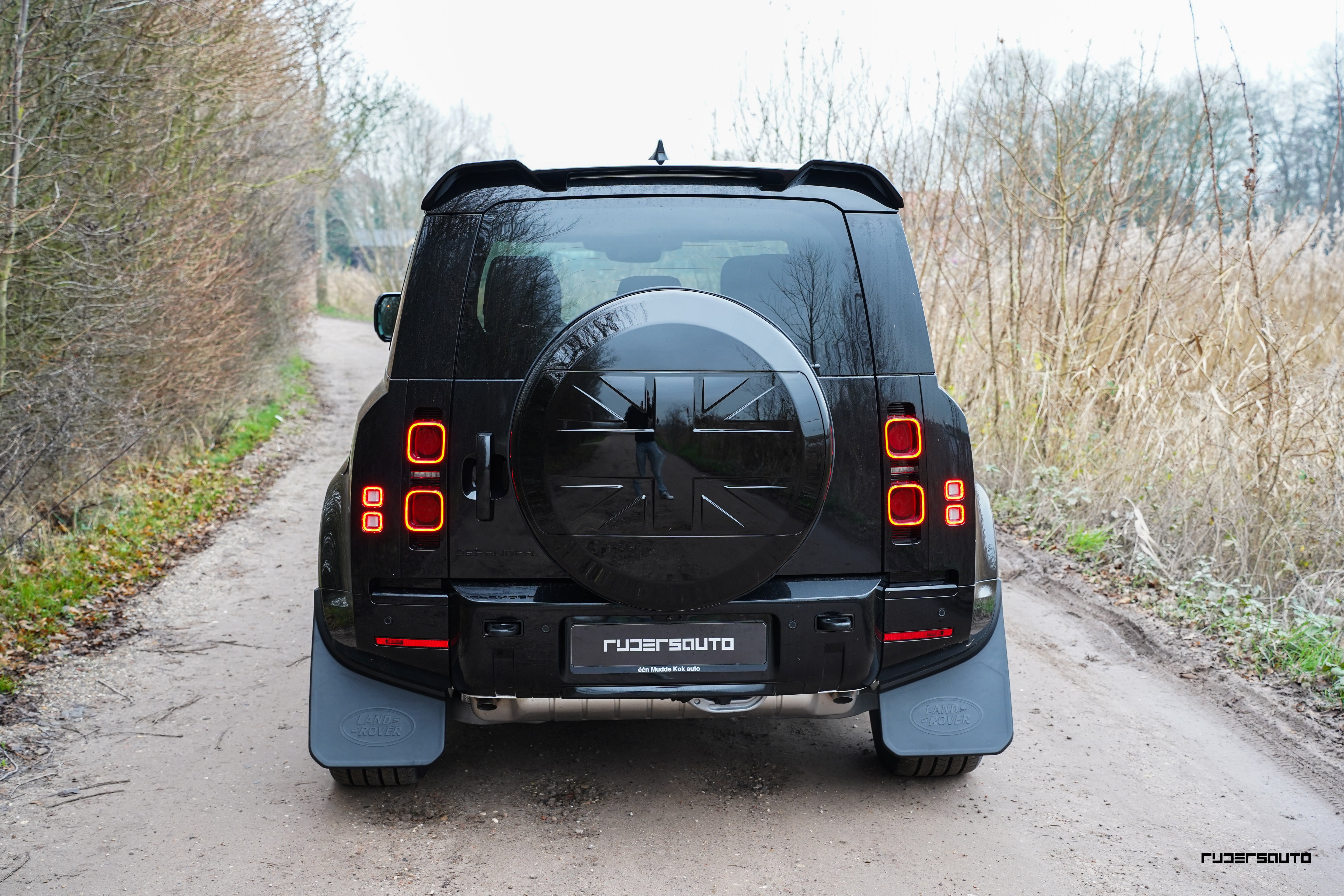 Land Rover Defender L663 90, 110 & 130 Reservewiel Cover Hoogglans Zwart (2020+)