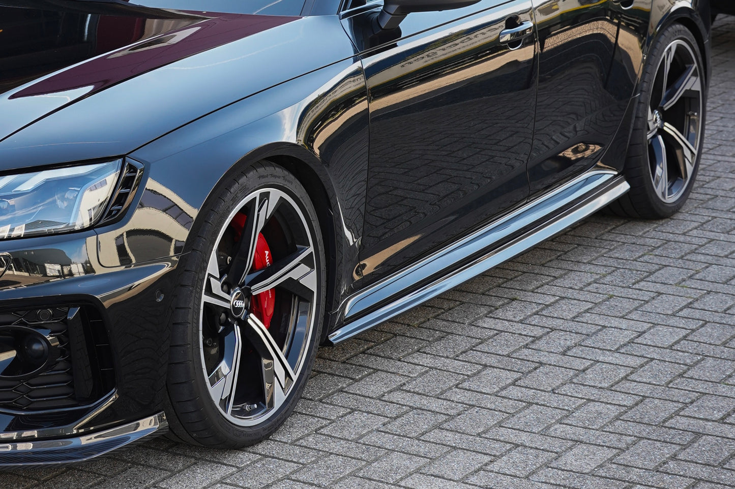 Carbon fibre side skirts Audi RS4 B9