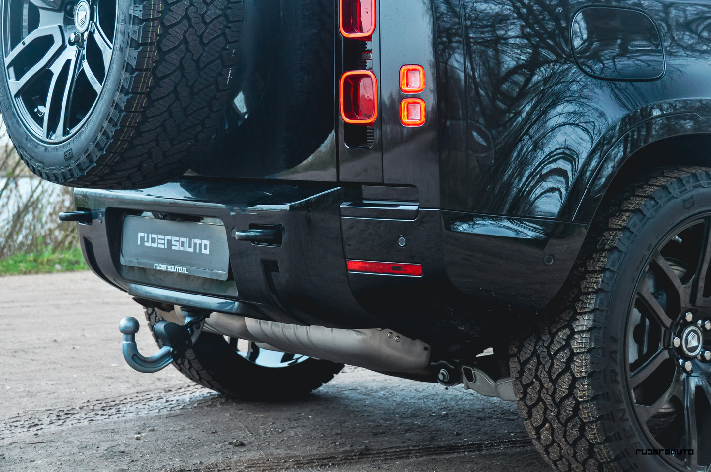 Land Rover Defender L663 90, 110 & 130 Black Pack Basis – Hoogglans Zwart Exterieur Upgrade Pakket (2020+)