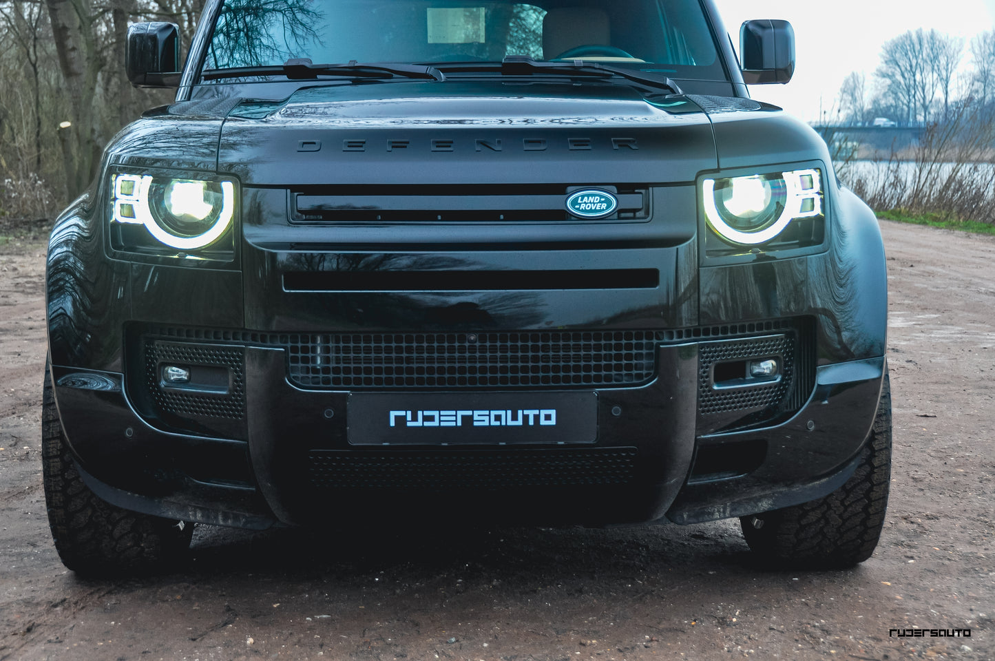 Land Rover Defender L663 90, 110 & 130 Black Pack Basis – Hoogglans Zwart Exterieur Upgrade Pakket (2020+)