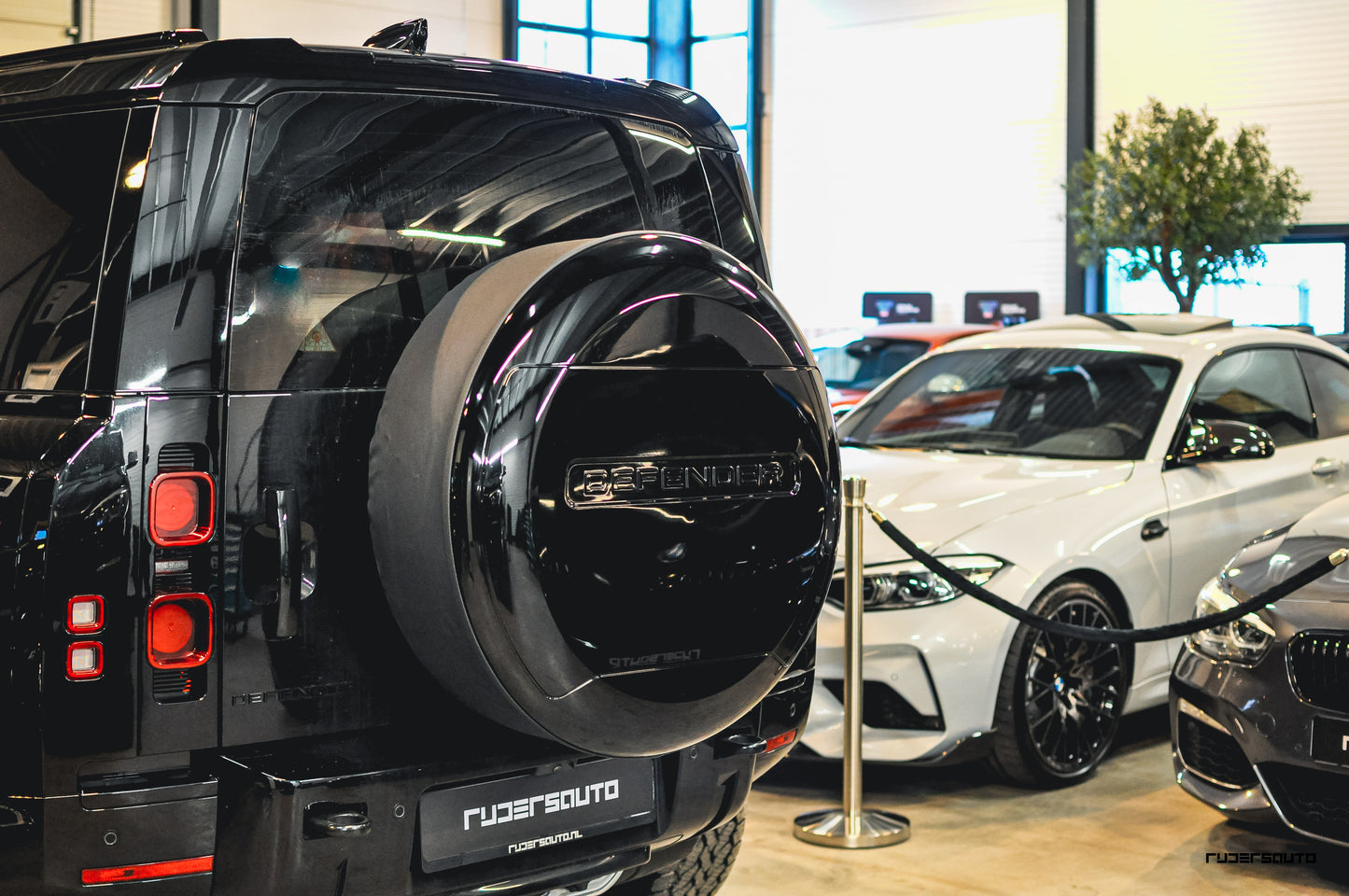 Land Rover Defender L663 90, 110 & 130 Reservewiel Cover Hoogglans Zwart (2020+)