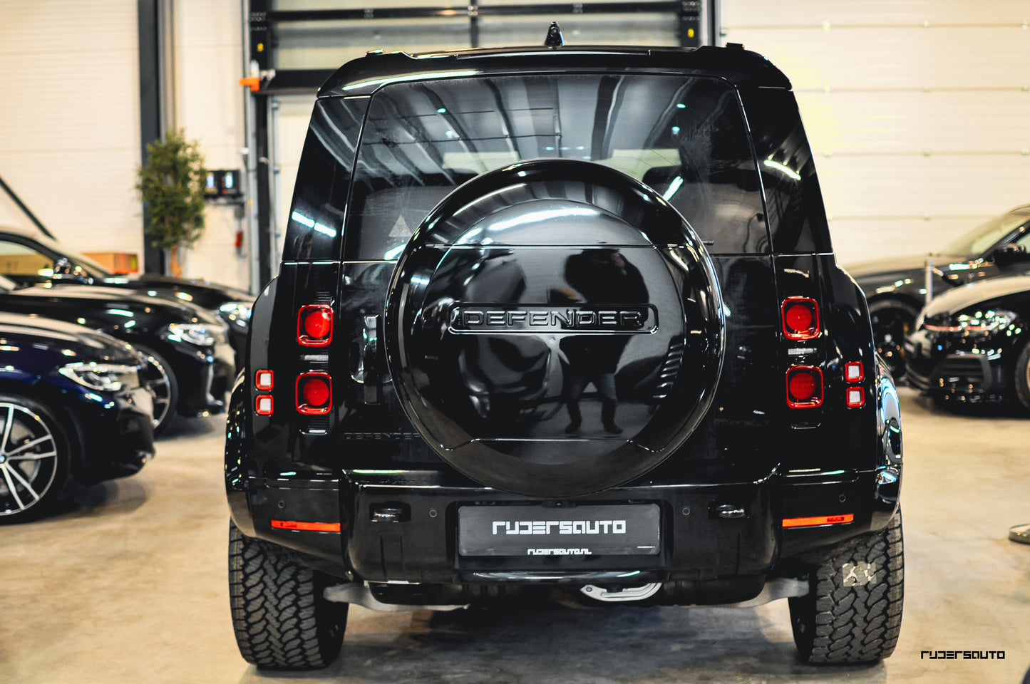 Land Rover Defender L663 90, 110 & 130 Reservewiel Cover Hoogglans Zwart (2020+)