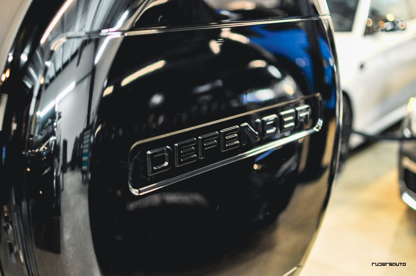 Land Rover Defender L663 90, 110 & 130 Reservewiel Cover Hoogglans Zwart (2020+)