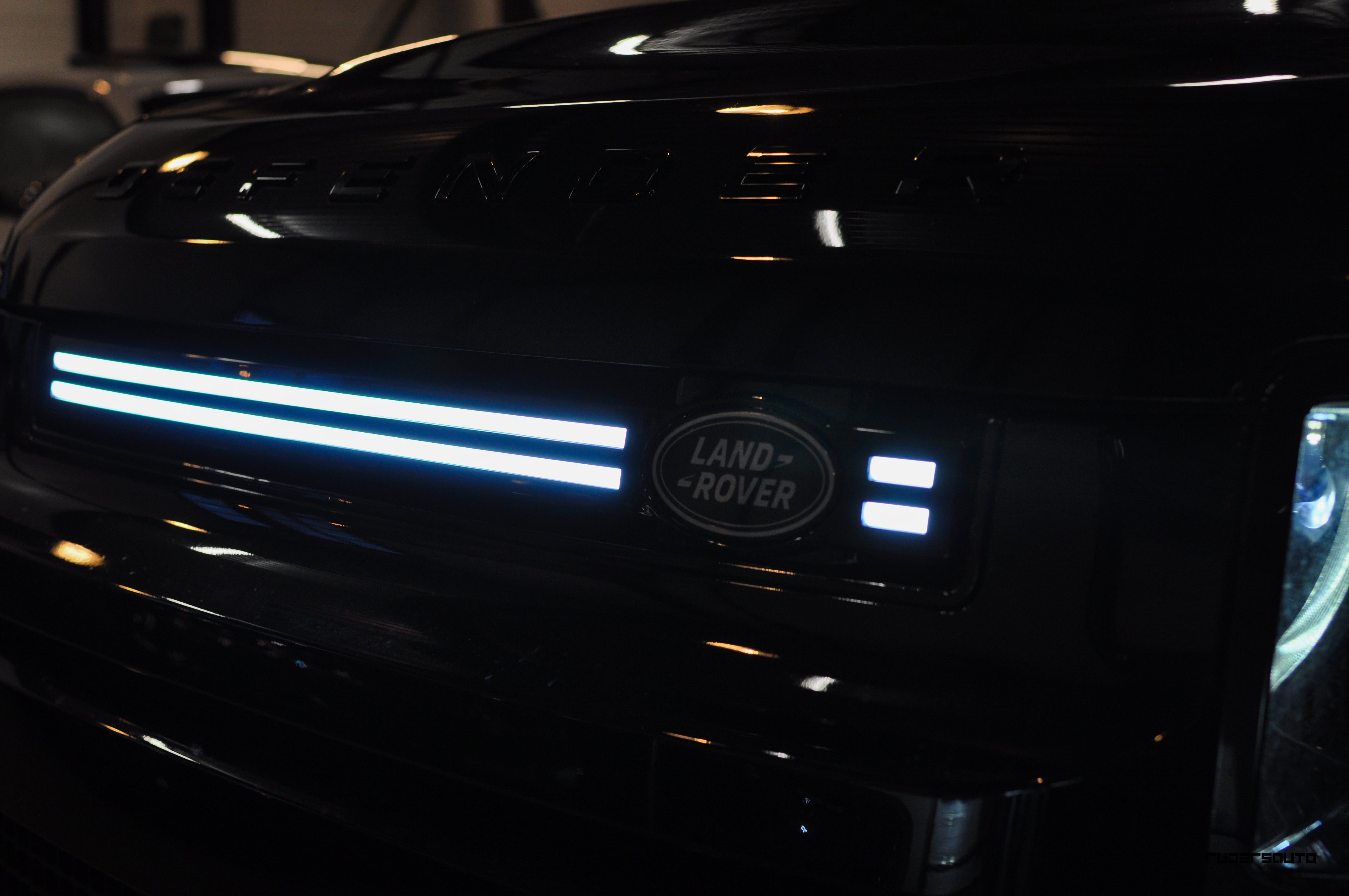 Land Rover Defender L663 90, 110 & 130 Voorbumper LED Grille (2020+)