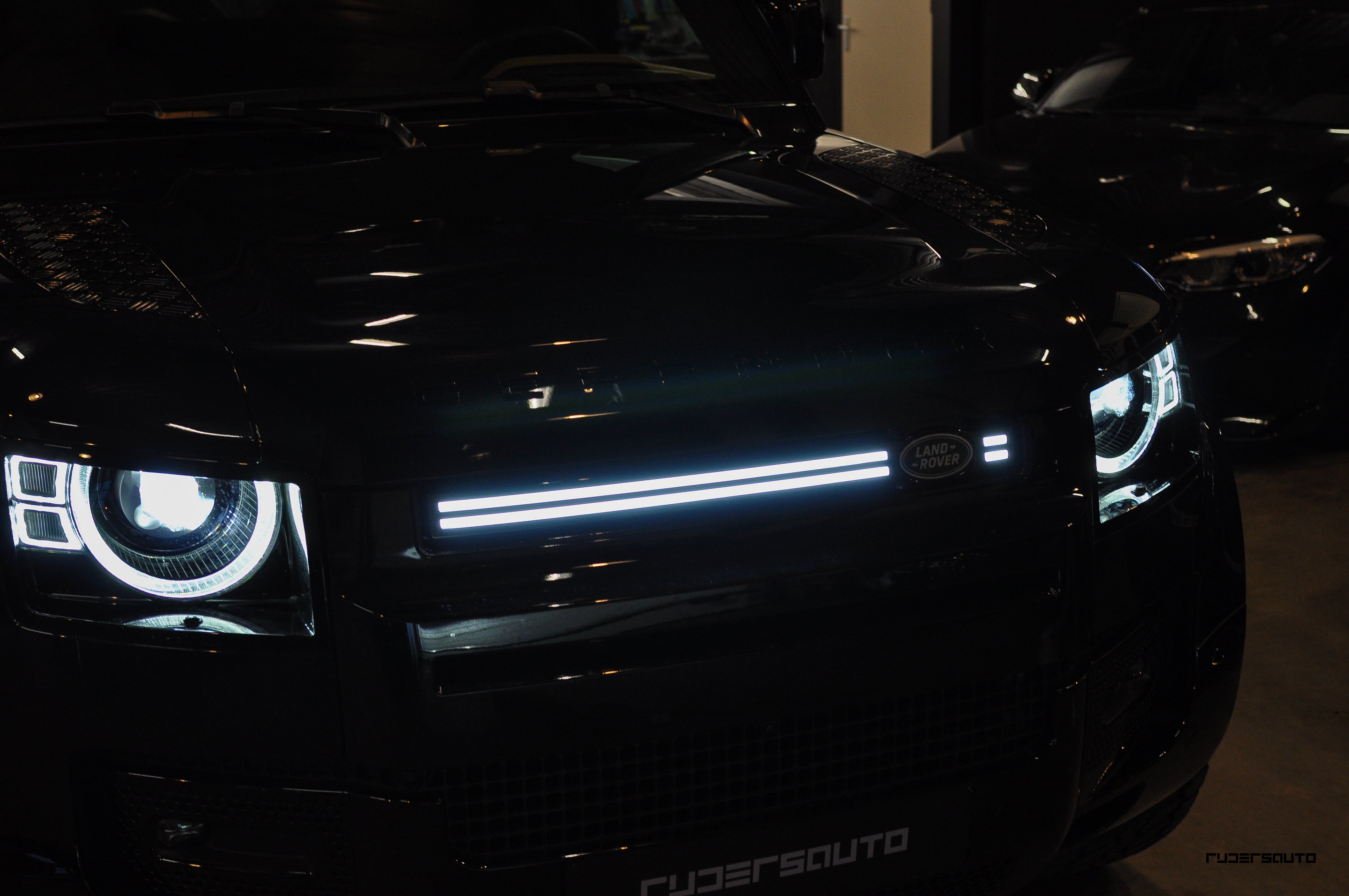 Land Rover Defender L663 90, 110 & 130 Voorbumper LED Grille (2020+)