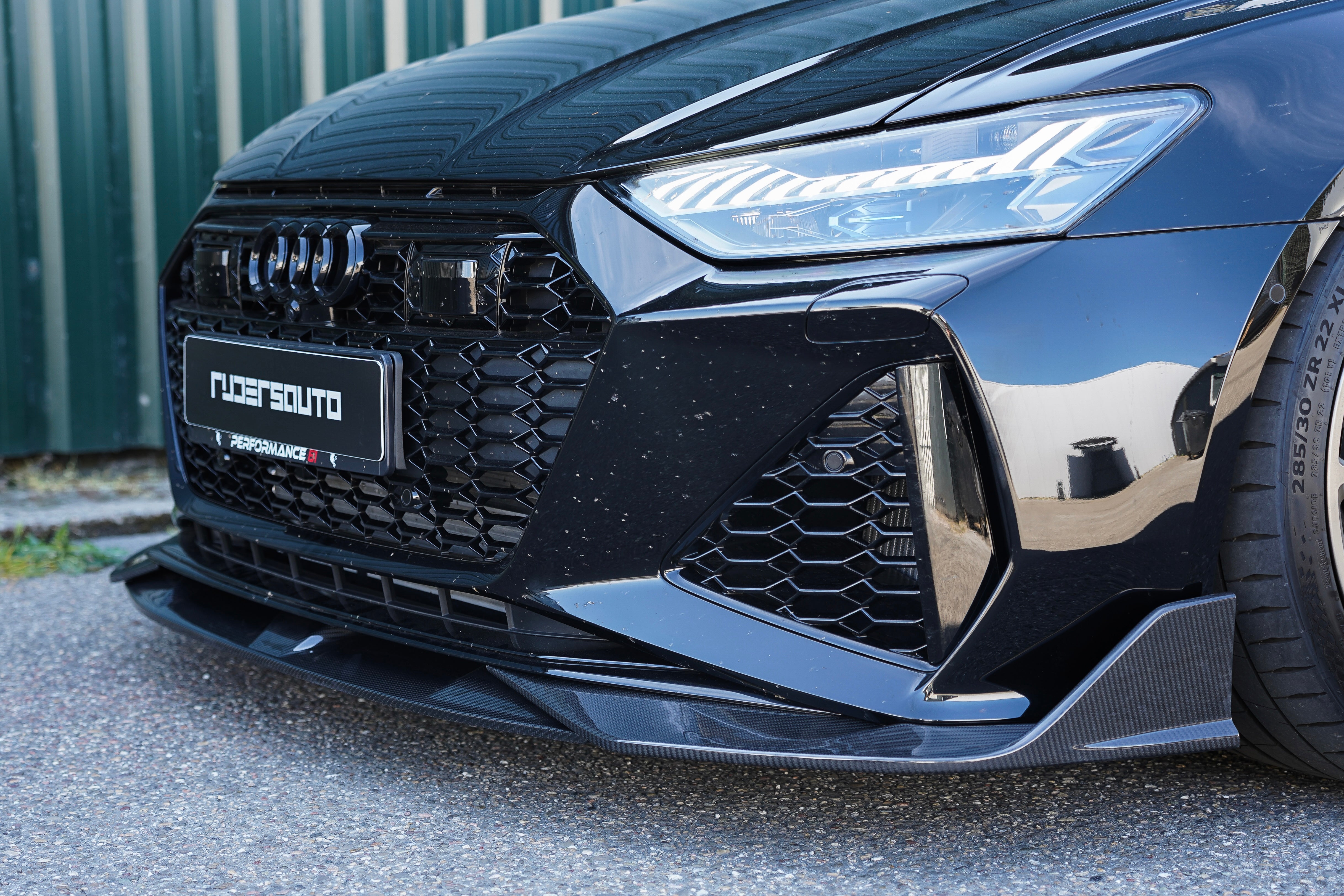 Carbon fibre front splitter Audi RS6/RS7 C8