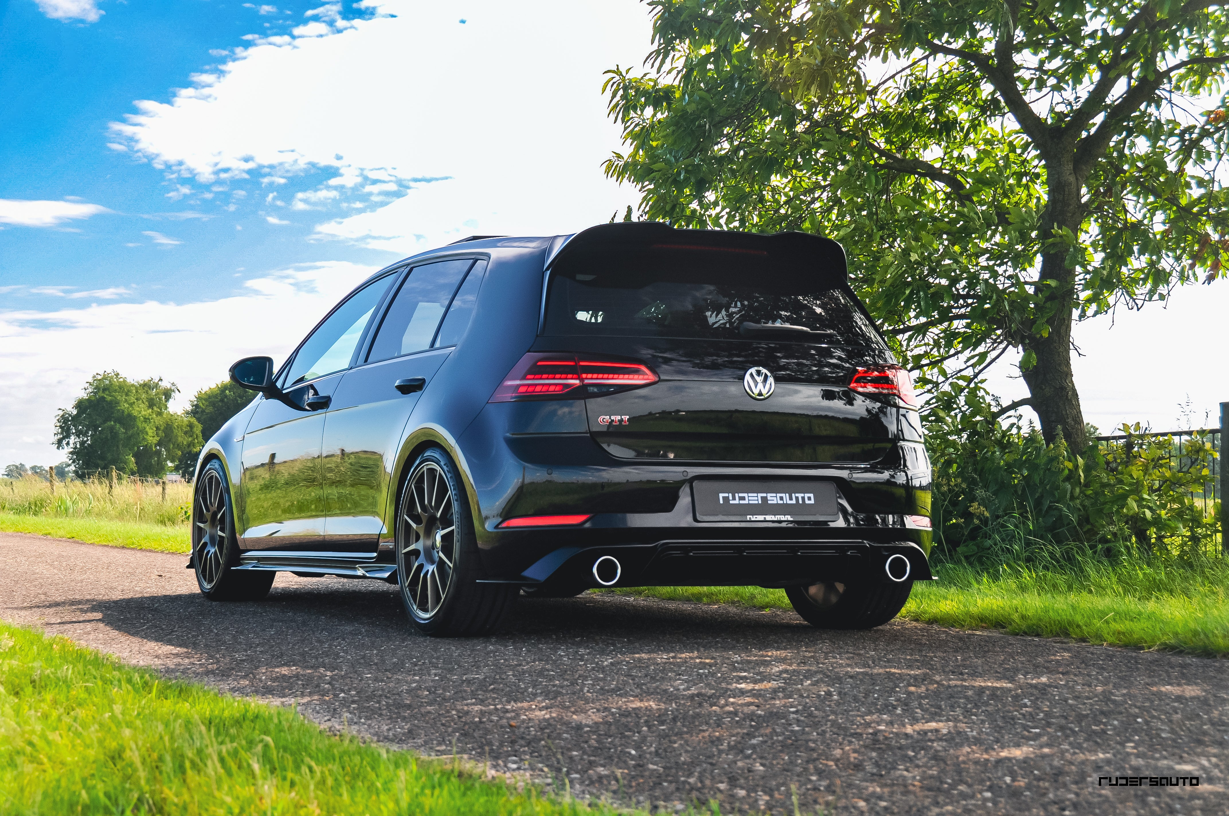 Rear spoiler VW Golf 7/7.5 - Zaero Design