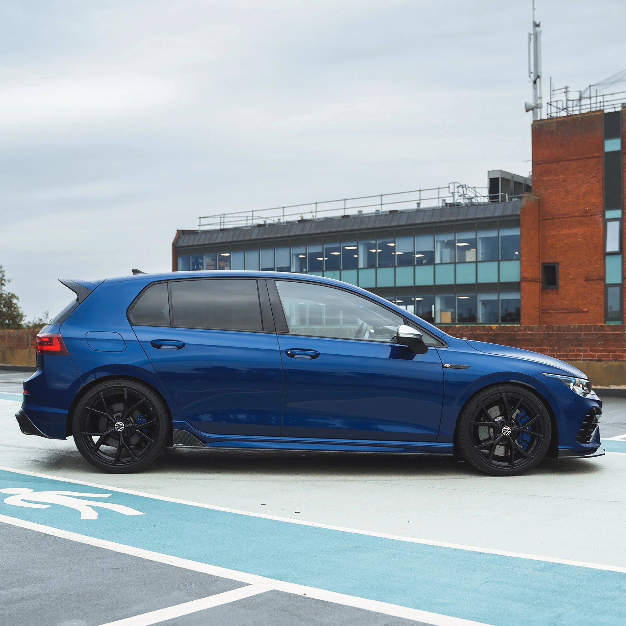 Carbon fibre side skirts VW Golf 8/8.5 R