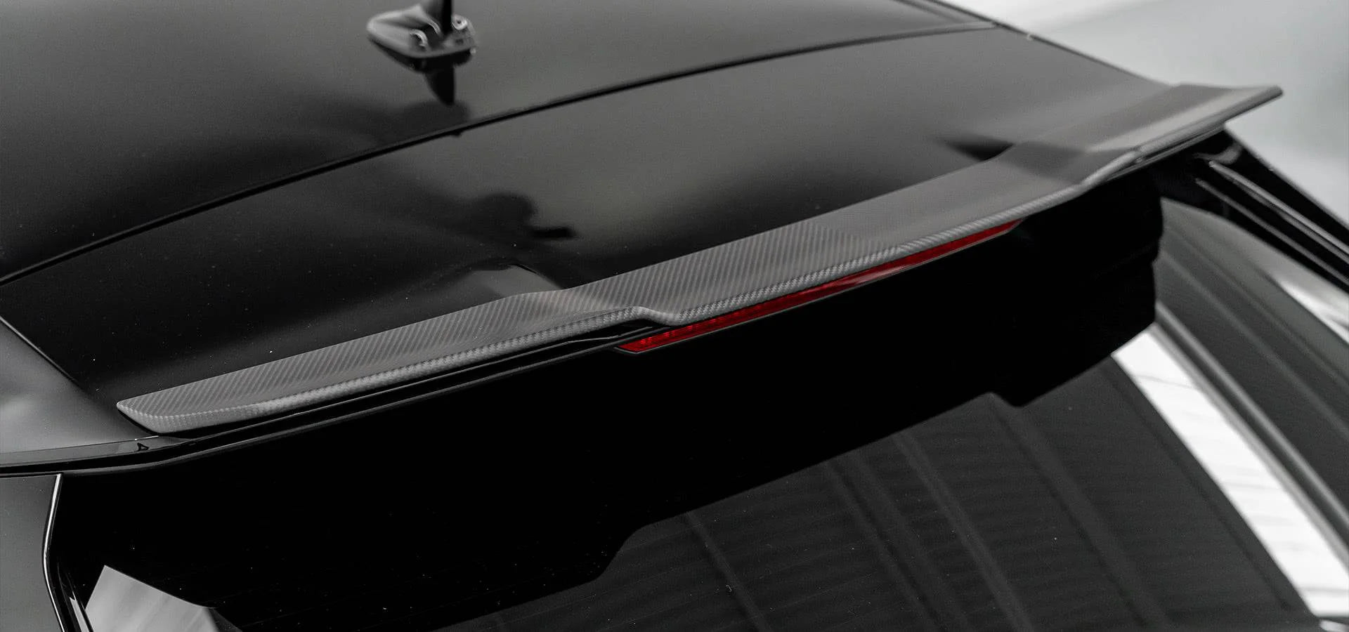 Urban carbon dakspoiler Audi RSQ8 (2019-2023)
