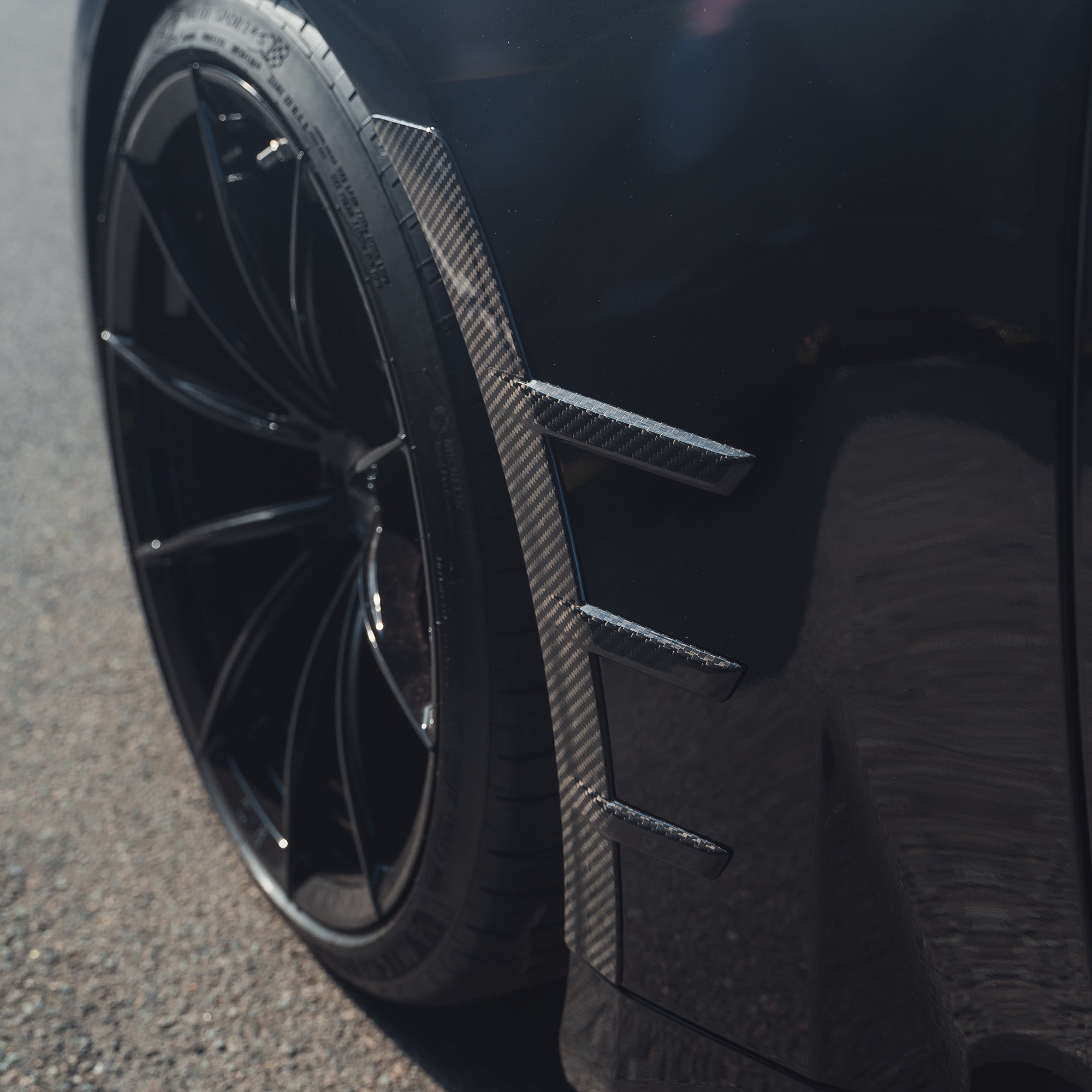 Side fender canards carbon fibre (Voor) BMW G87 M2