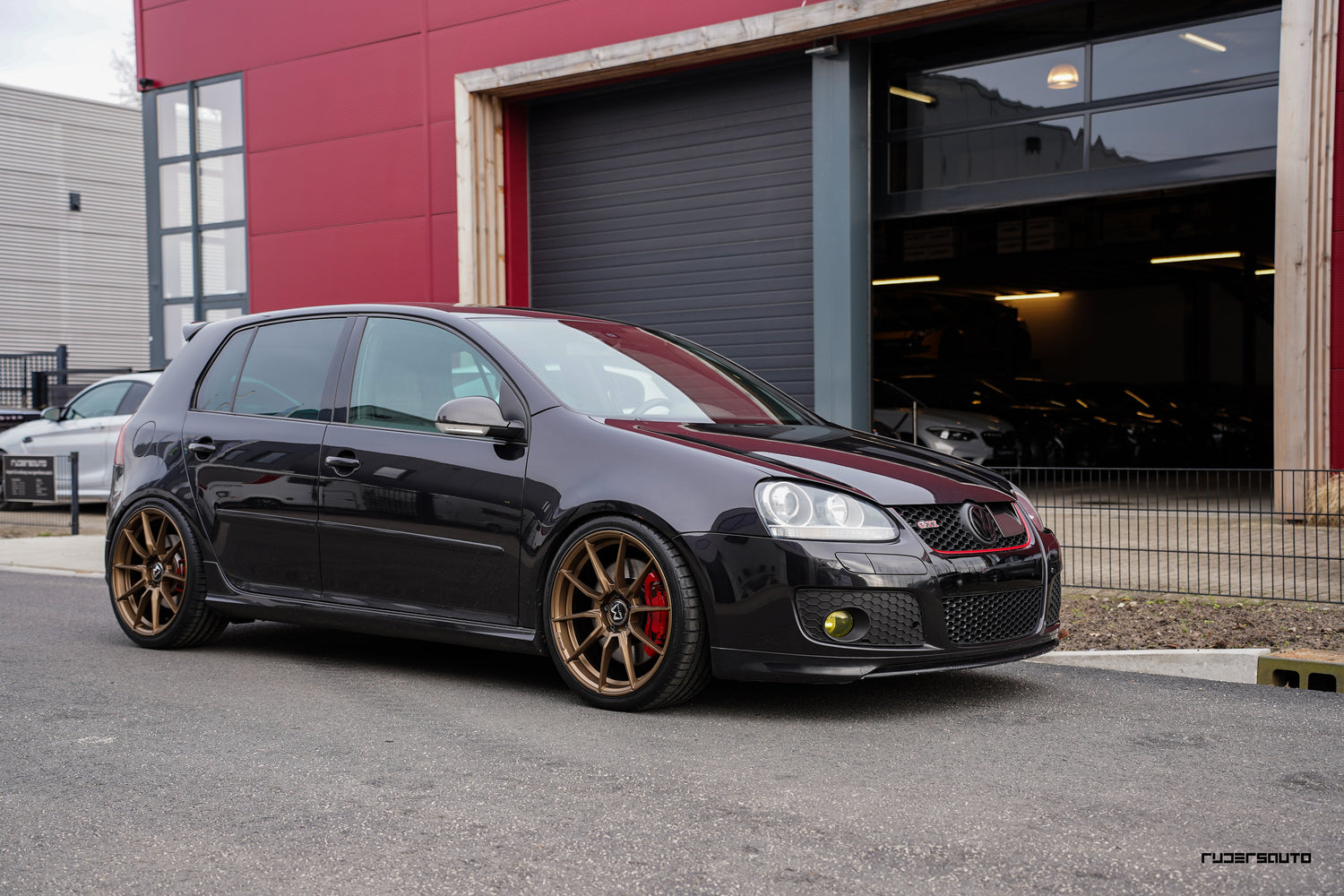 Motec MCR-2 - VW Golf 5 GTI Edition 30