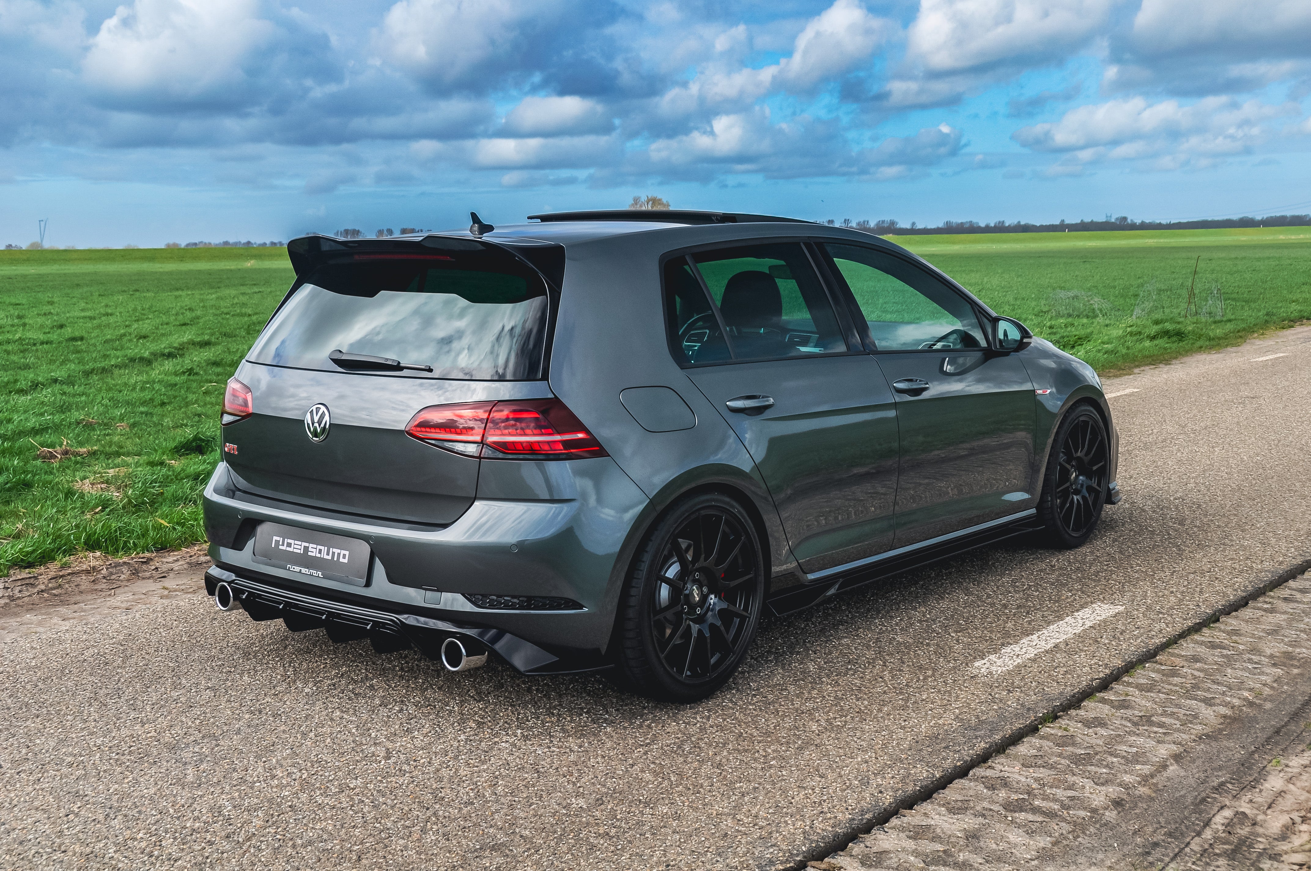 Rear spoiler VW Golf 7/7.5 - Zaero Design