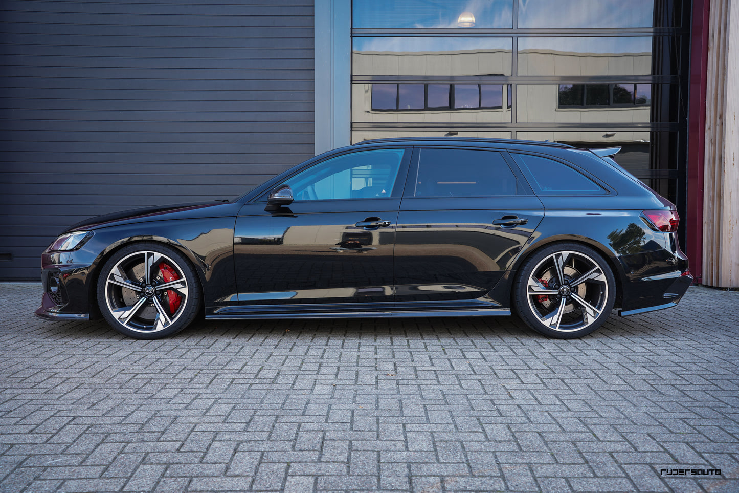 Carbon fibre side skirts Audi RS4 B9