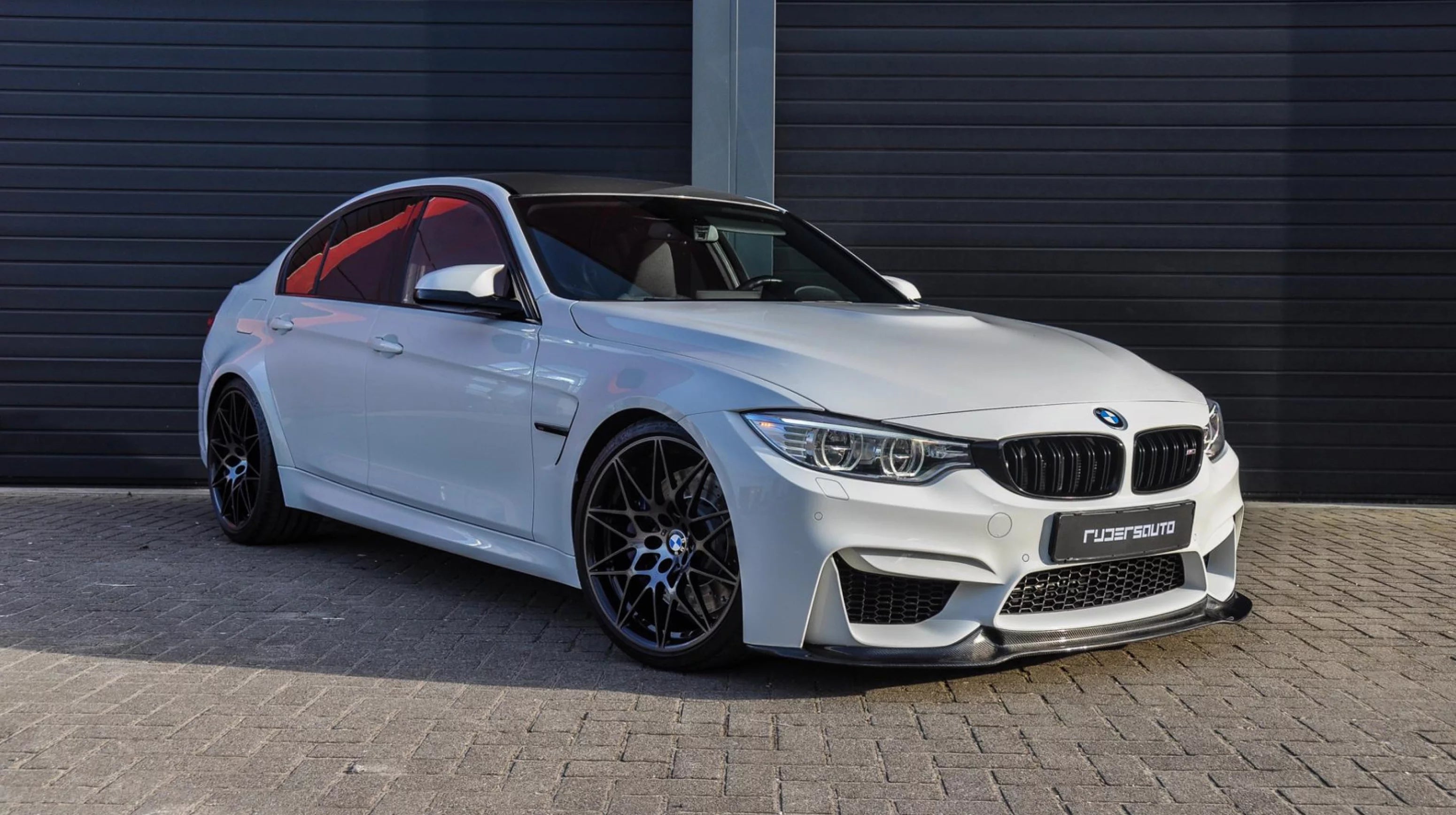 Front splitter carbon fibre V-Style BMW M3/M4 (F80/F82/F83)