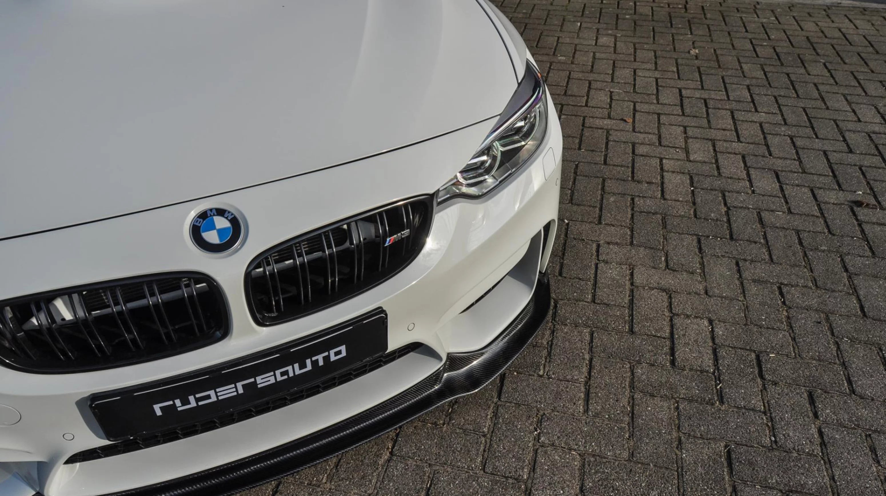 Front splitter carbon fibre V-Style BMW M3/M4 (F80/F82/F83)
