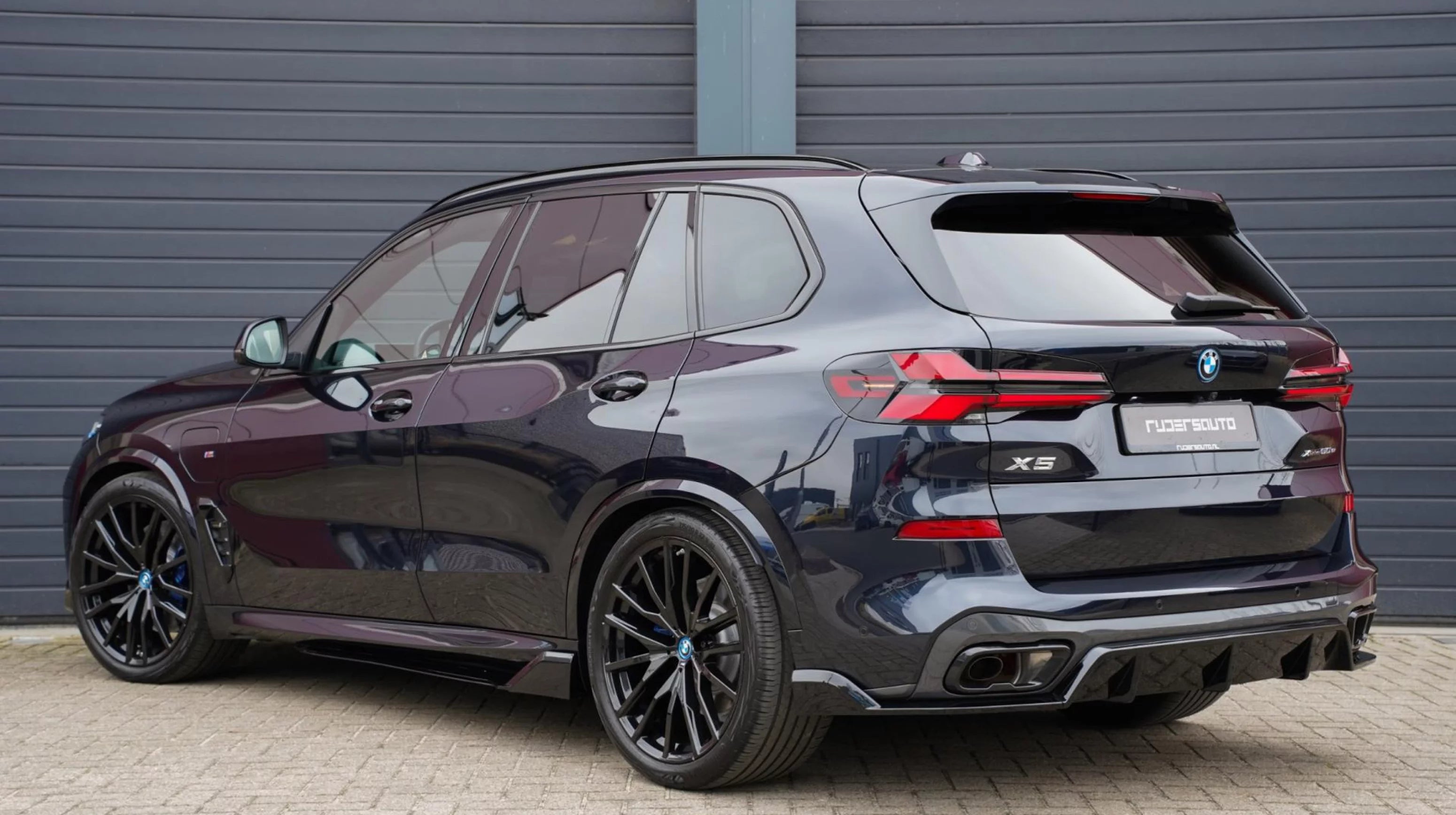 BMW X5 G05 LCI M-Performance body kit hoogglans zwart