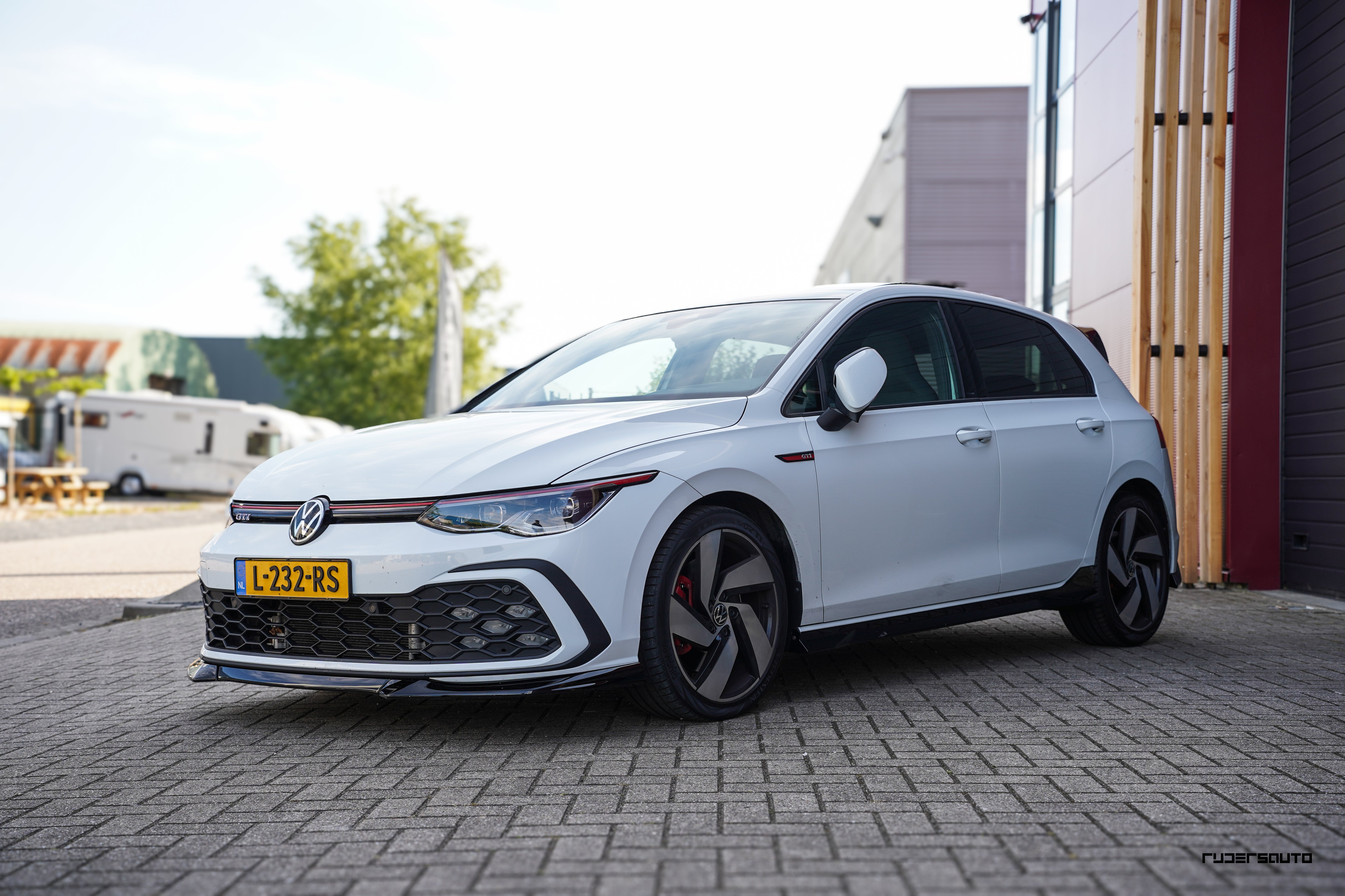 Front splitter VW Golf 8 - Zaero Design