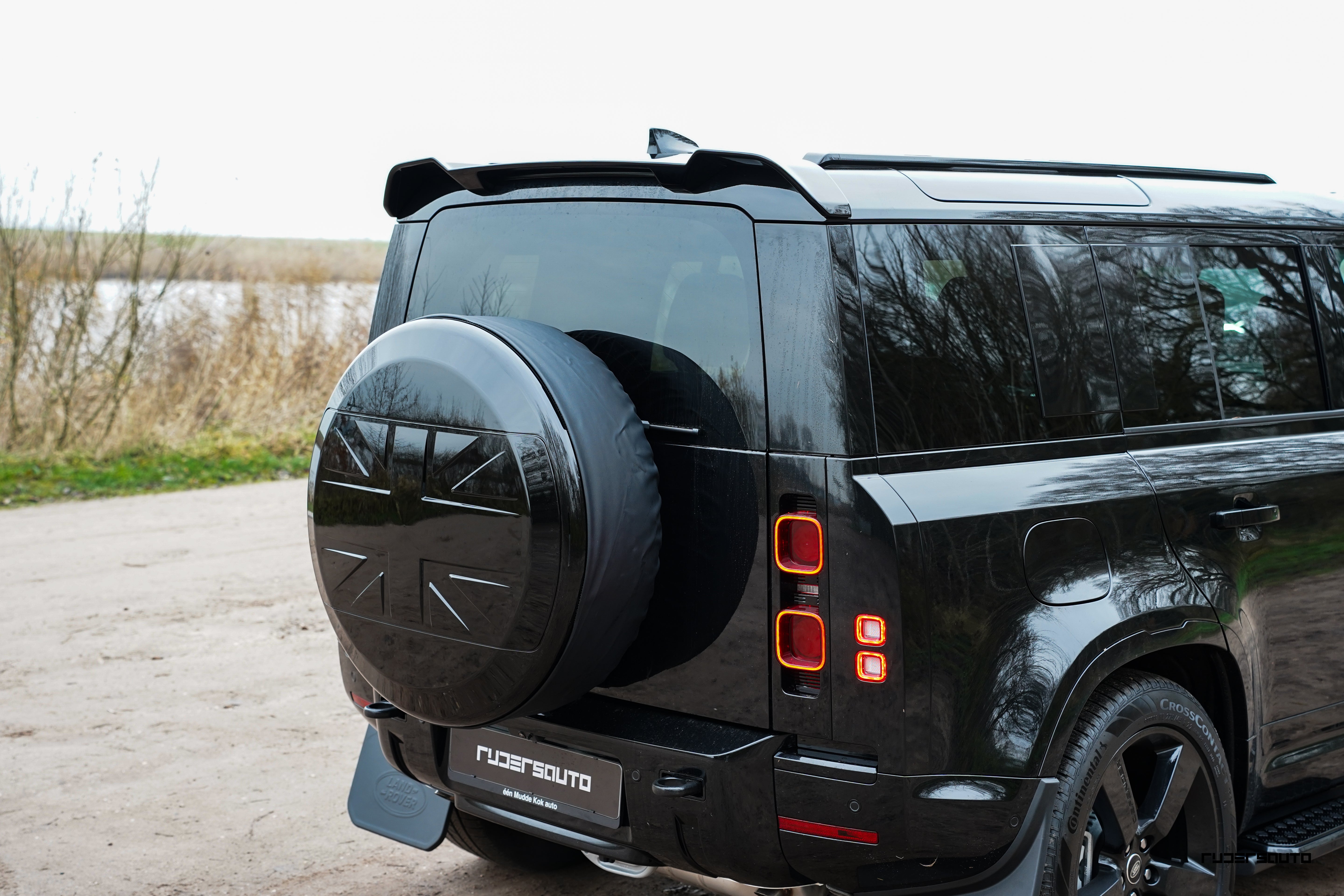 Land Rover Defender L663 90, 110 & 130 Dak Spoiler Hoogglans Zwart (2020+)