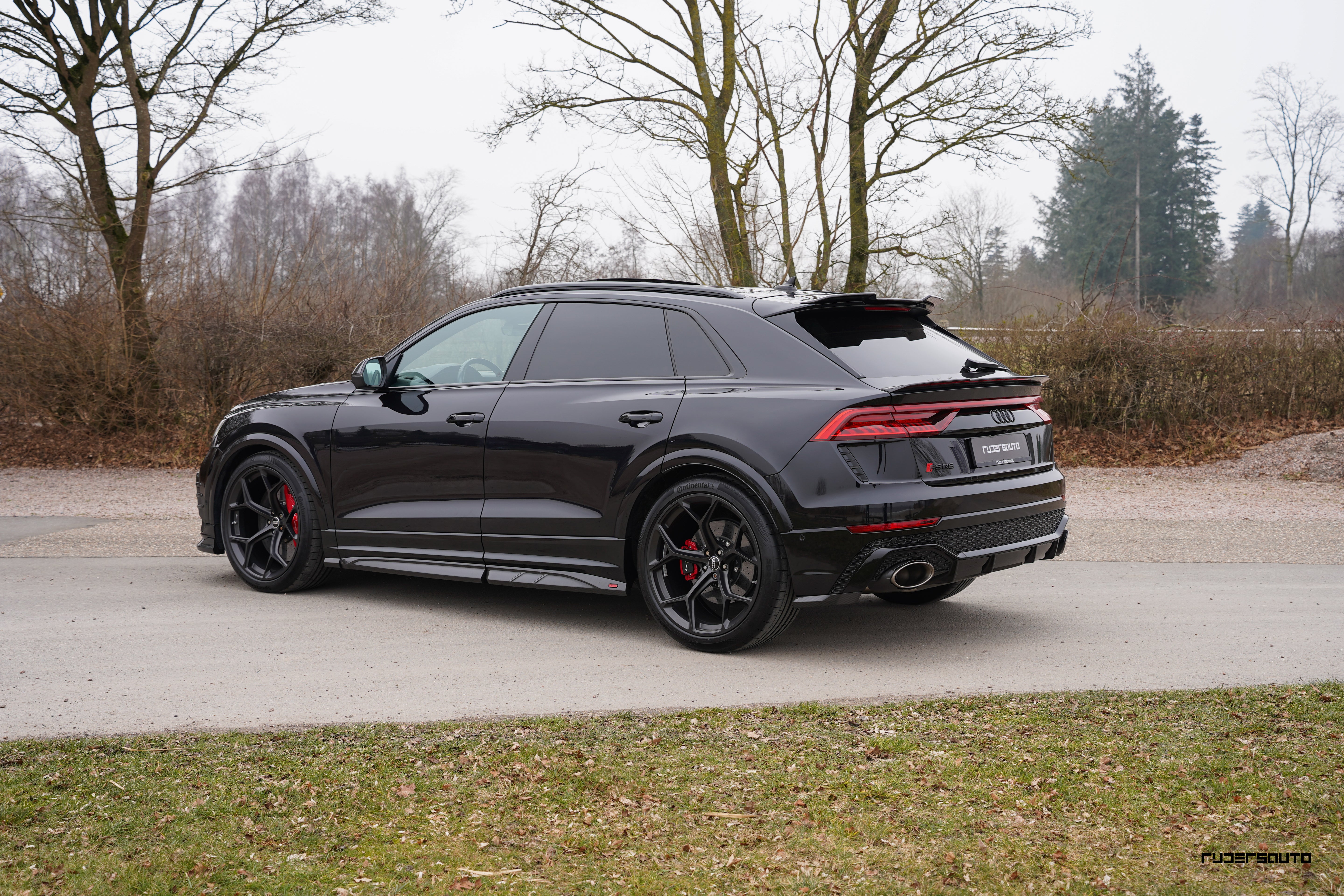 Urban carbon side skirts Audi RSQ8 (2019-2023)