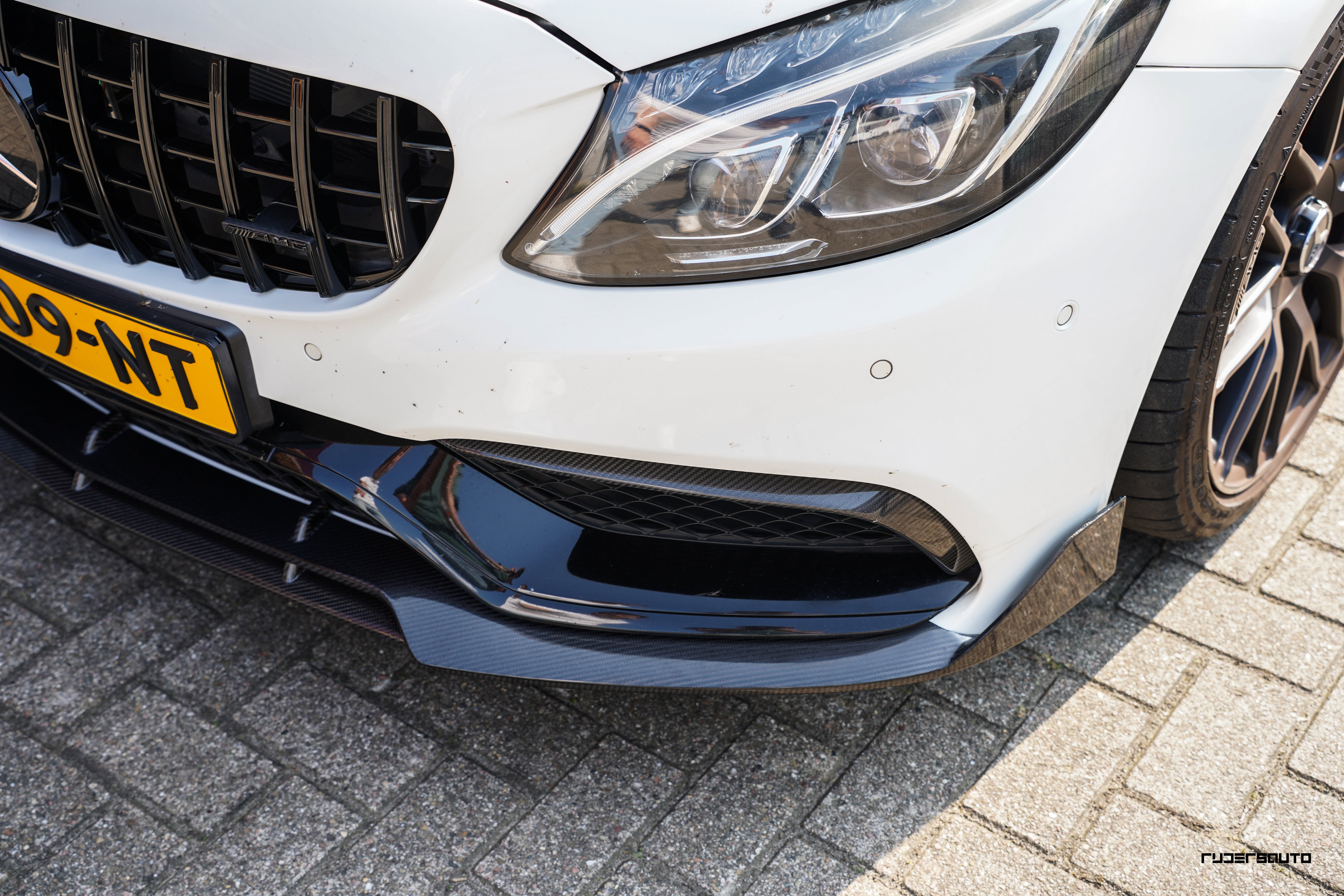 Carbon fibre canards voor Mercedes C63 W205