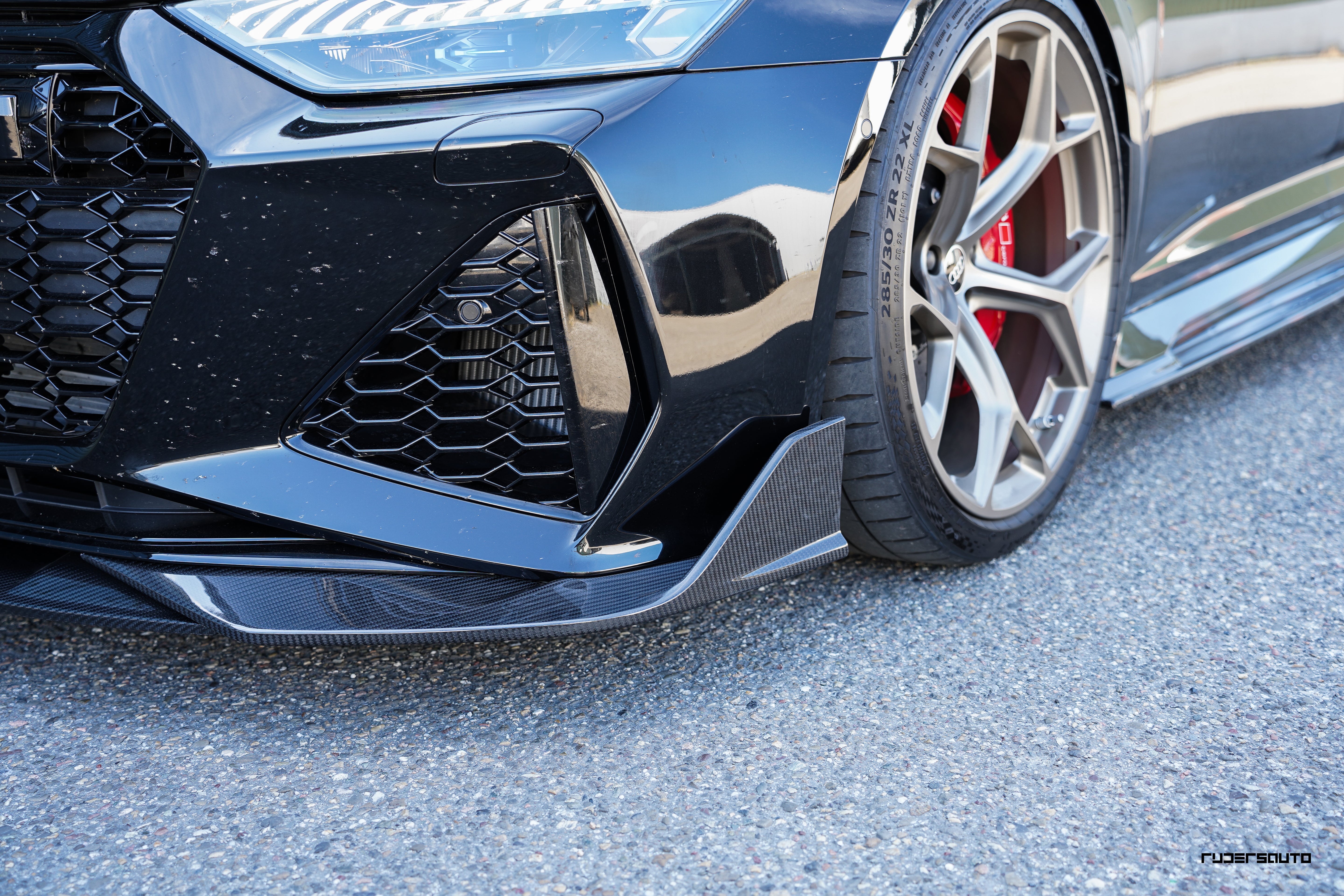 Carbon fibre front splitter Audi RS6/RS7 C8