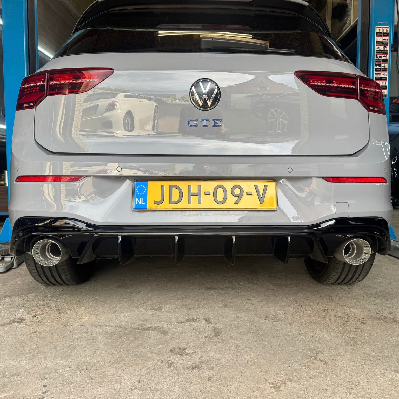 Uitlaat einddemper 'GTI Look' VW Golf 8