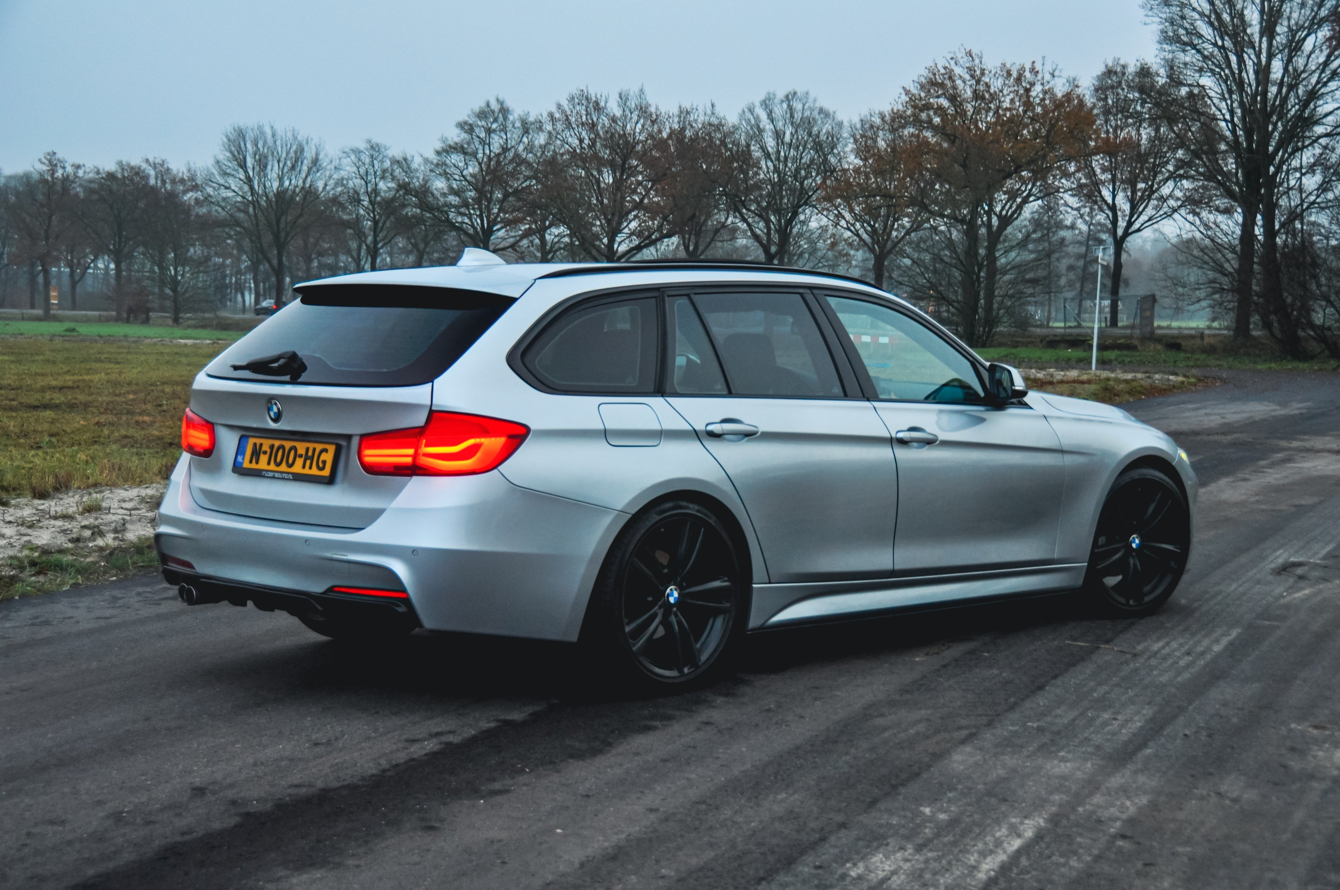 Diffuser hoogglans zwart BMW 3-serie F30/F31 - dubbel sierstuk links - M-Performance style