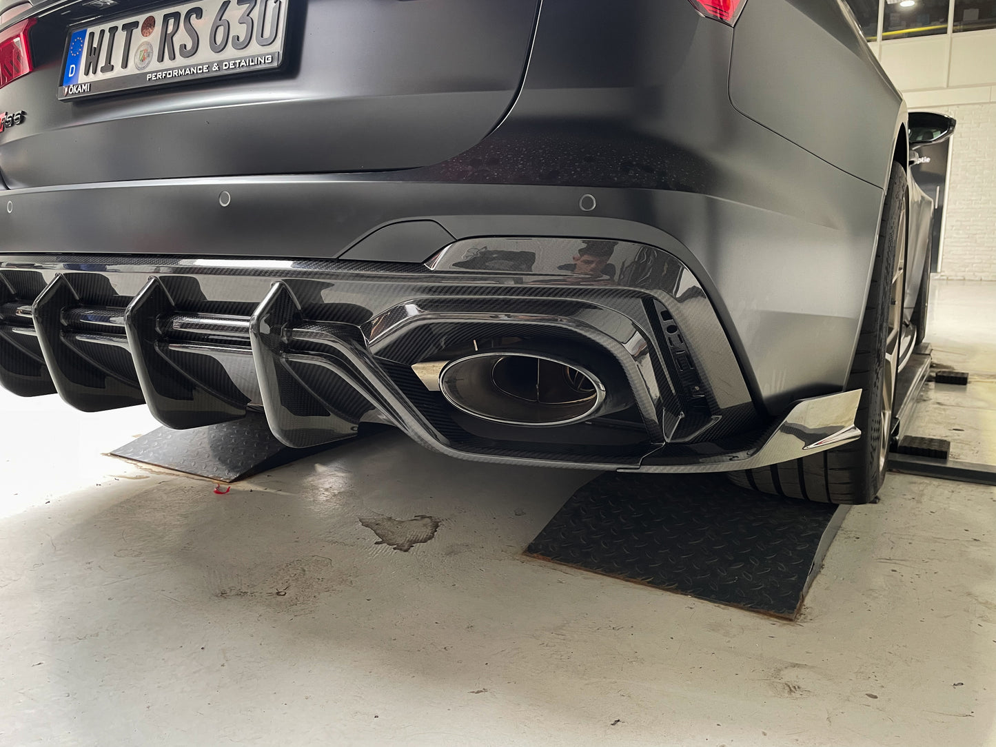 Carbon fibre diffuser Audi RS6/RS7 C8