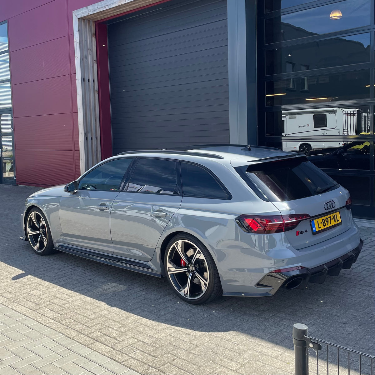 Carbon fibre side skirts Audi RS4 B9.5