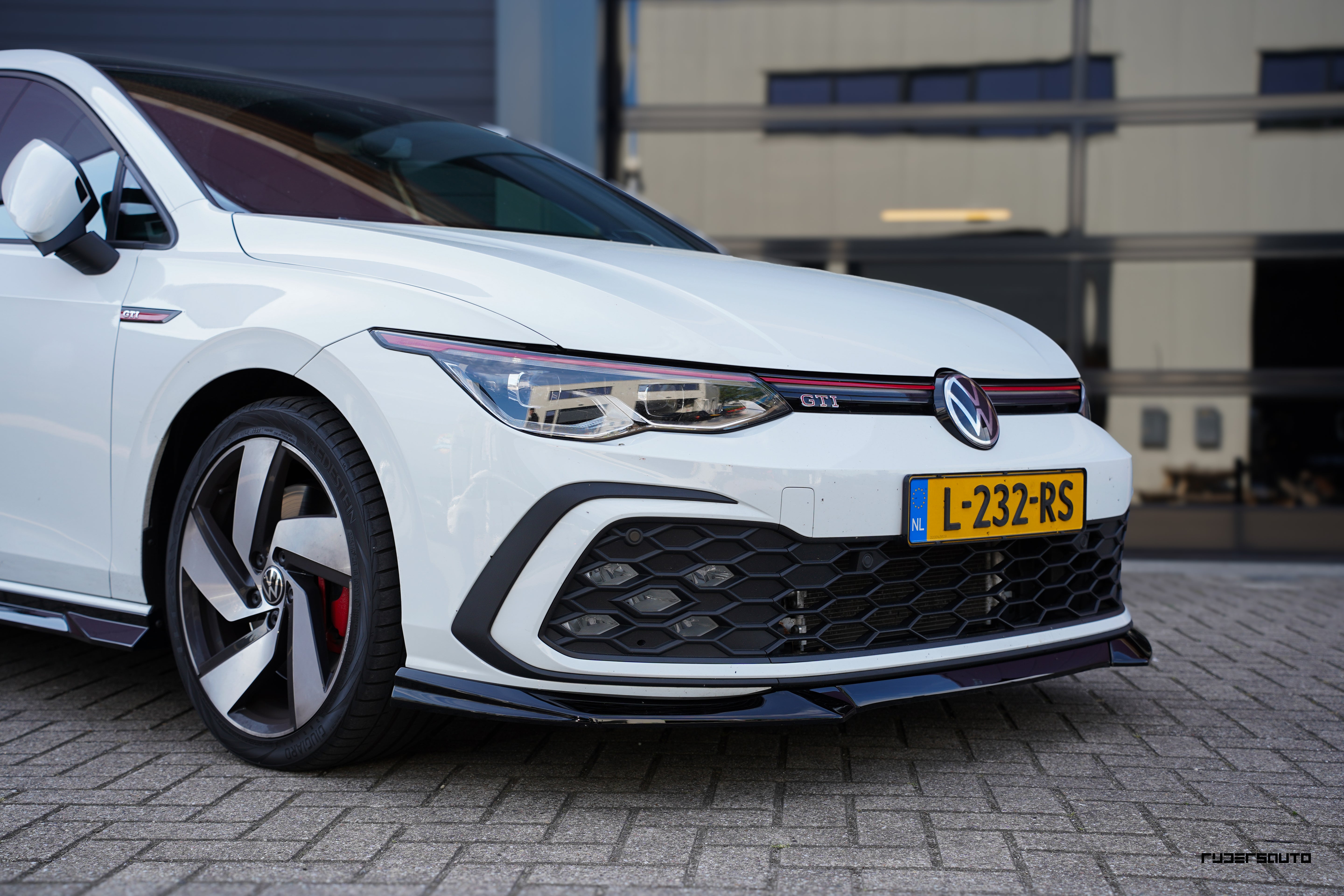 Front splitter VW Golf 8 - Zaero Design