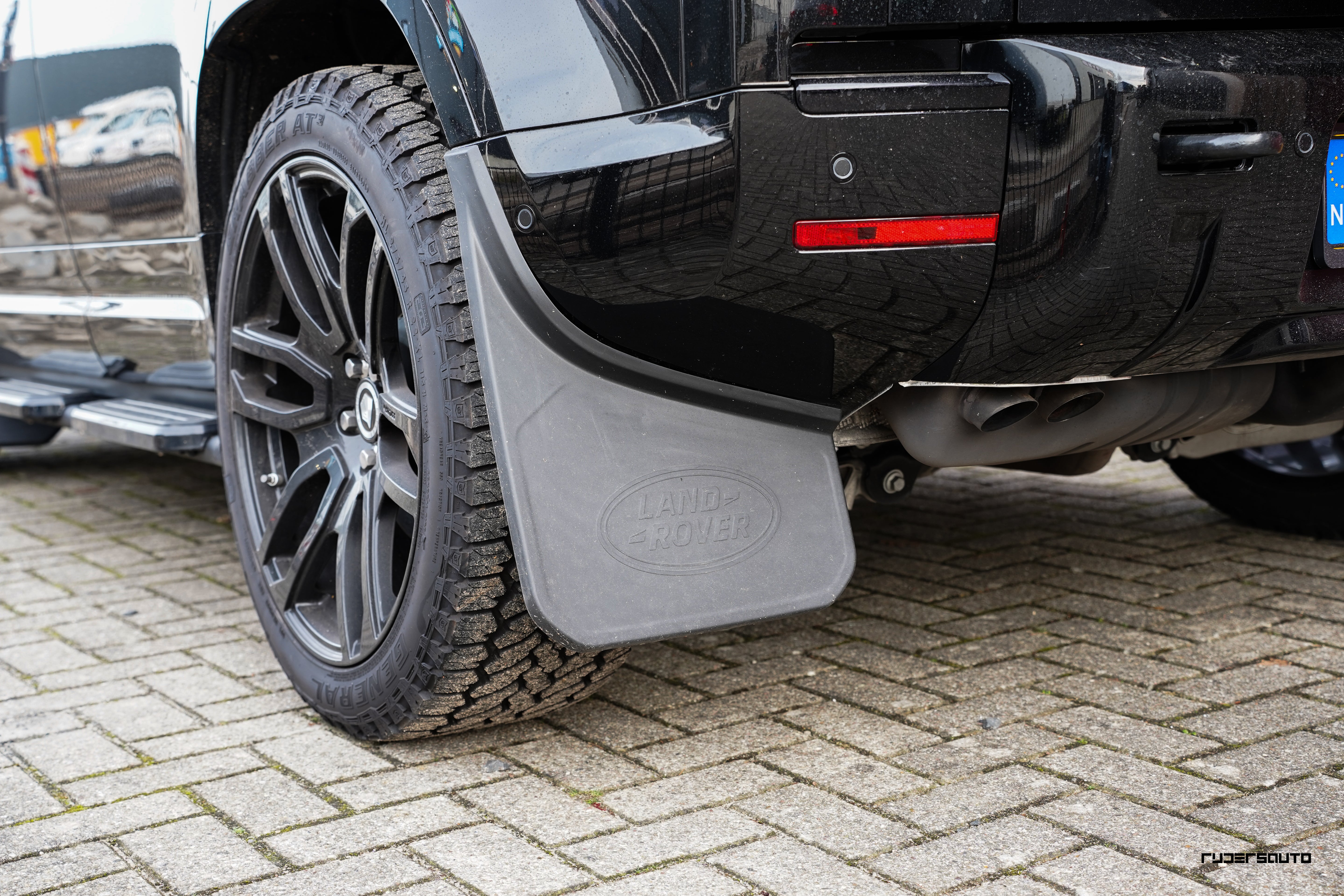 Land Rover Defender L663 90 & 110 Spatlappen Set (2020+)