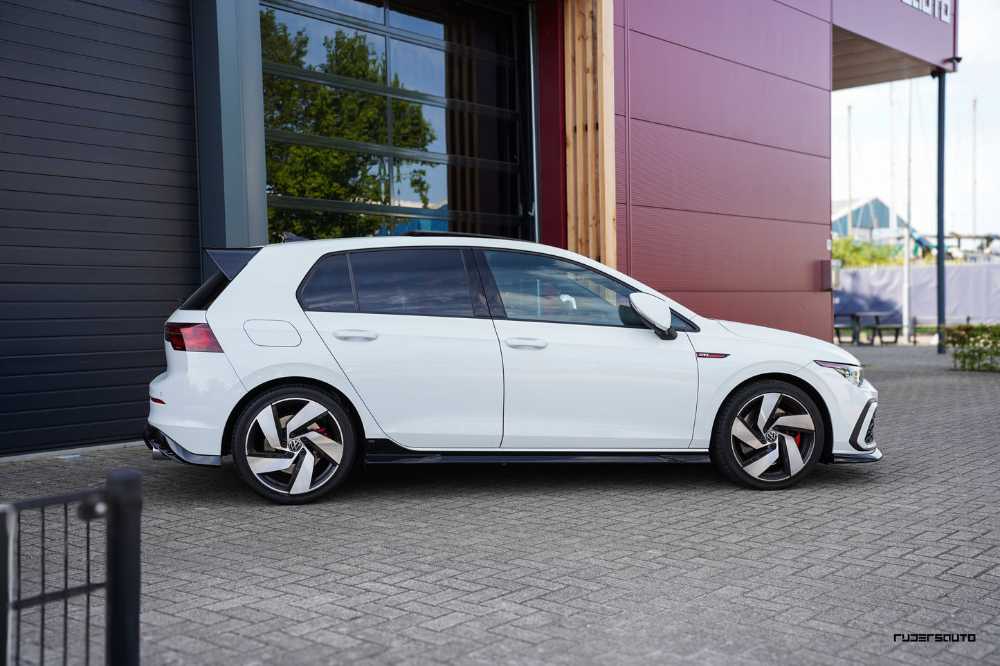 Rear spoiler VW Golf 8 - Zaero Design