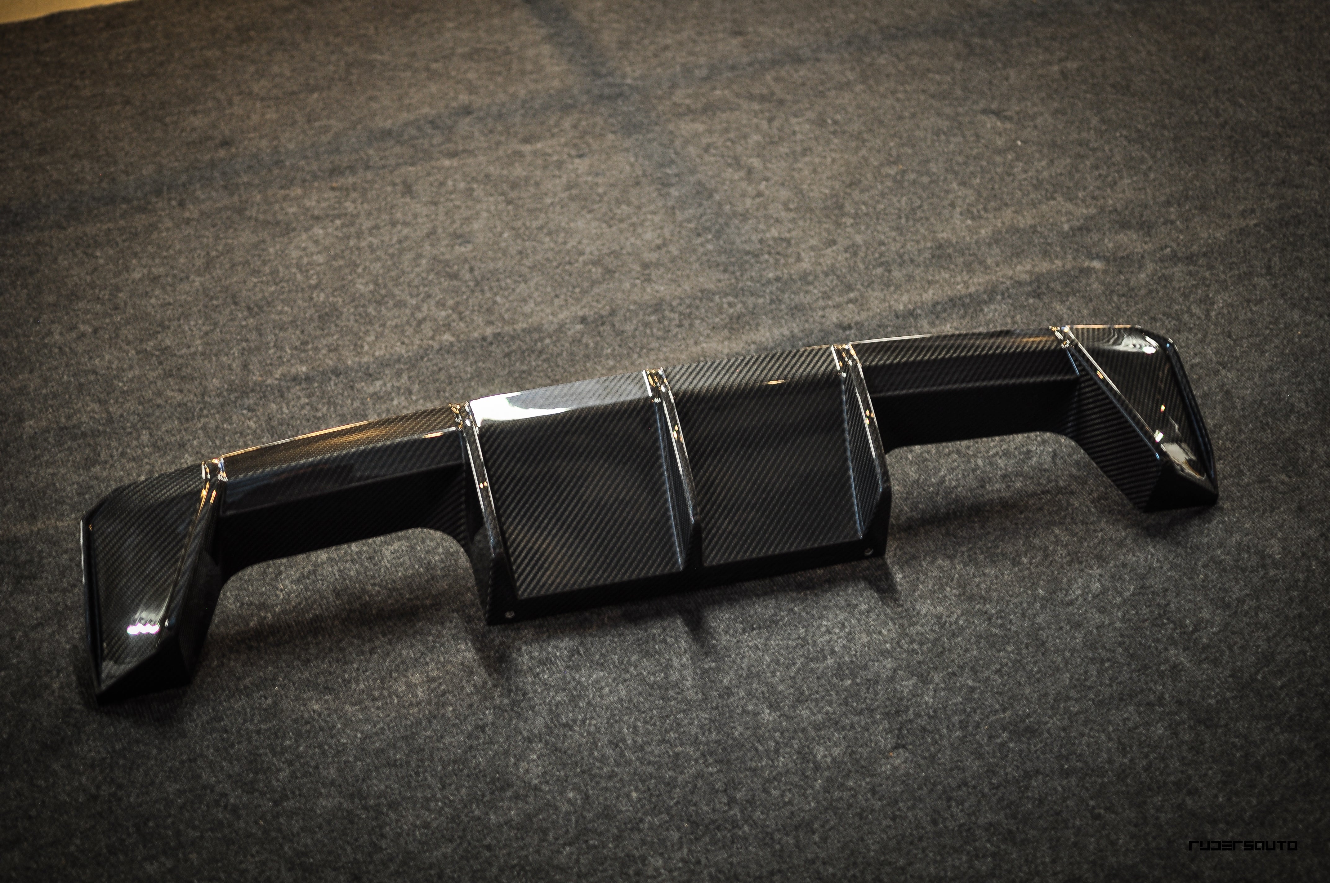 Carbon fibre diffuser BMW M3/M4 G80/G81/G82/G83 - M-Performance style