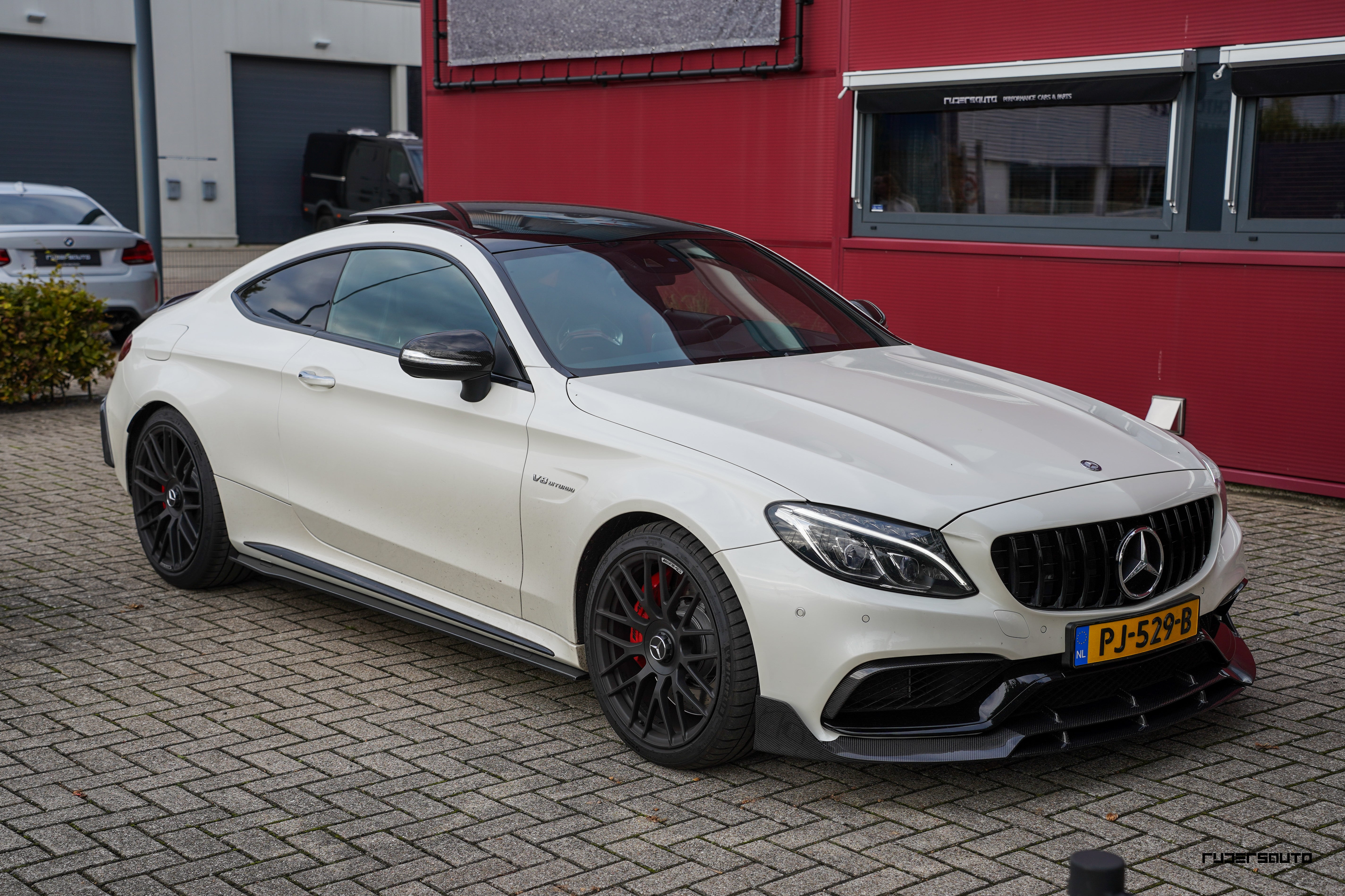 Carbon fibre side skirts Mercedes C63 W205