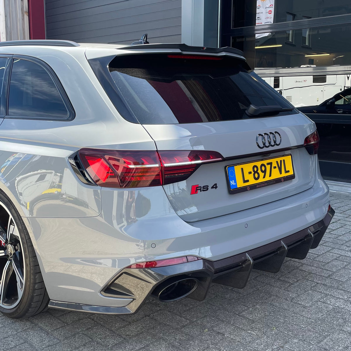 Carbon fibre diffuser Audi RS4 B9 & B9.5
