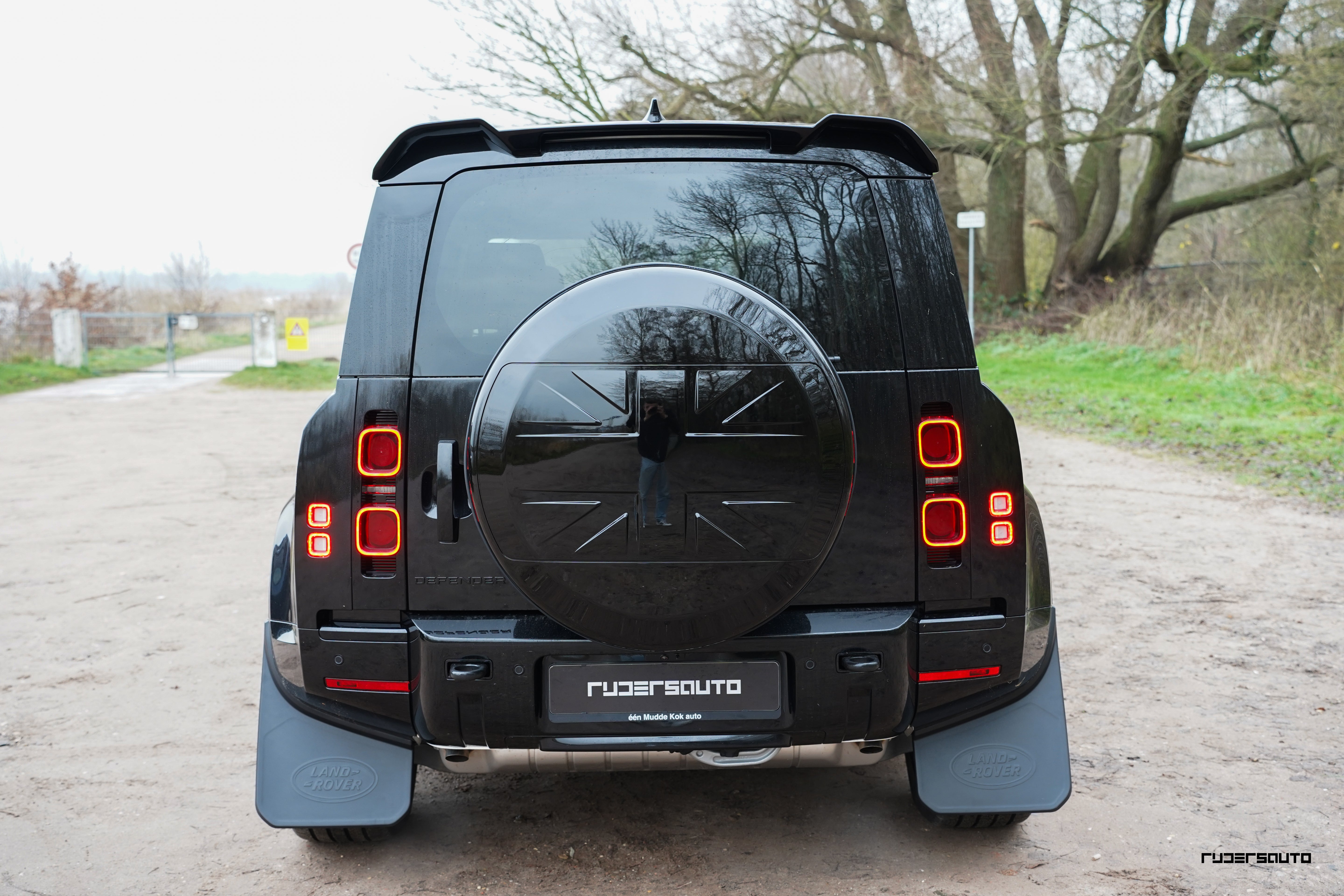 Land Rover Defender L663 90, 110 & 130 Dak Spoiler Hoogglans Zwart (2020+)